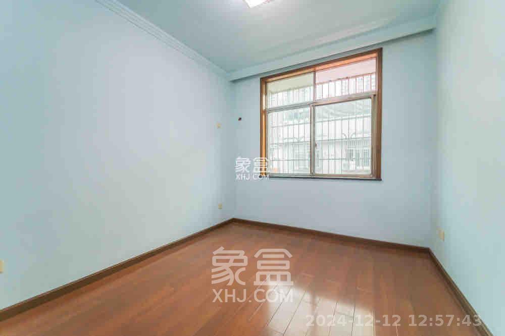 城东安置区(星城社区) 3室2厅1卫 1600.0元/月 城东安置区(星城社区) 3室2厅1卫 1600.0元/月室内图