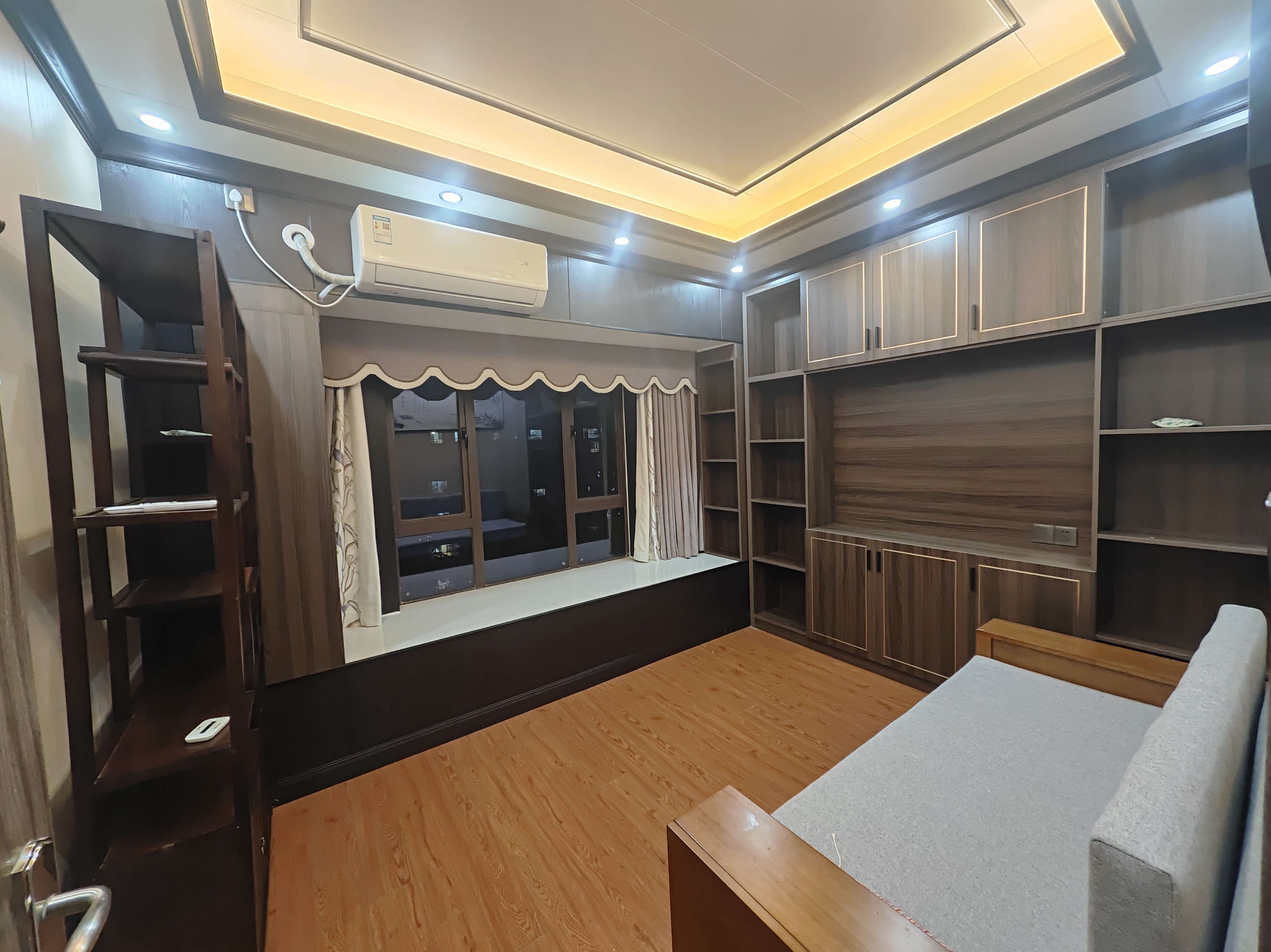 碧桂园豪园 3室2厅2卫 2380.0元/月 碧桂园豪园 3室2厅2卫 2380.0元/月室内图