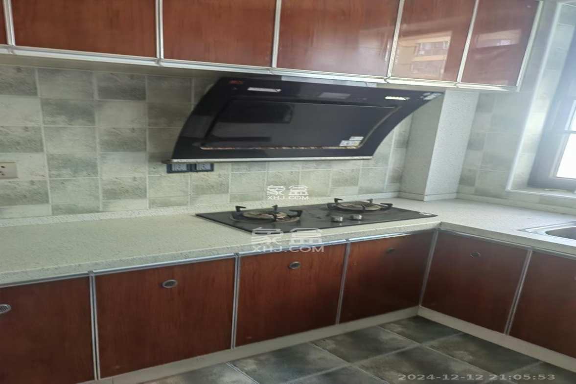 三润城(三润星城) 3室2厅3卫 1800.0元/月 三润城(三润星城) 3室2厅3卫 1800.0元/月室内图