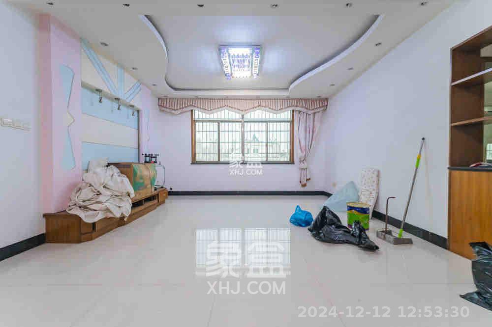 城东安置区(星城社区) 3室2厅1卫 1600.0元/月 城东安置区(星城社区) 3室2厅1卫 1600.0元/月室内图