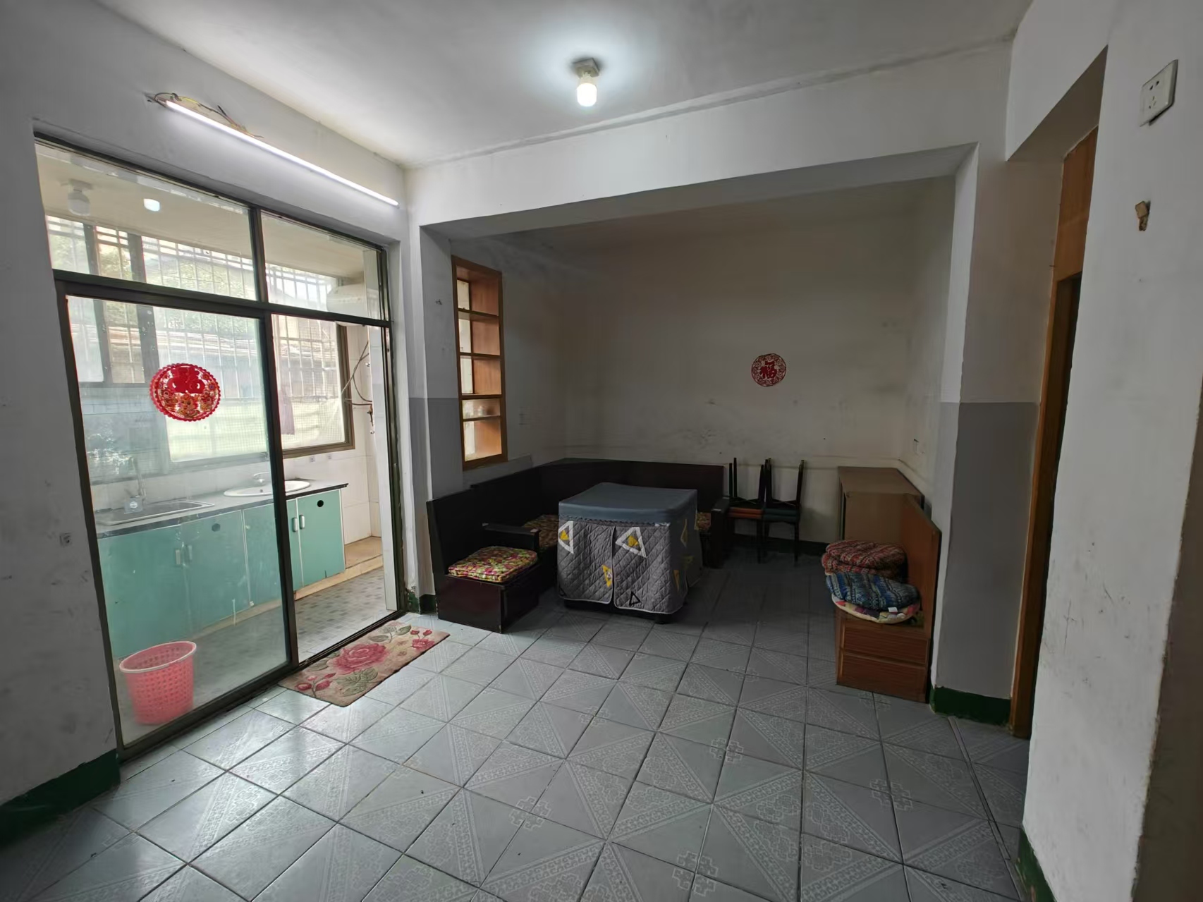 娄星区散盘 2室2厅1卫 24.8万 娄星区散盘 2室2厅1卫 24.8万客厅