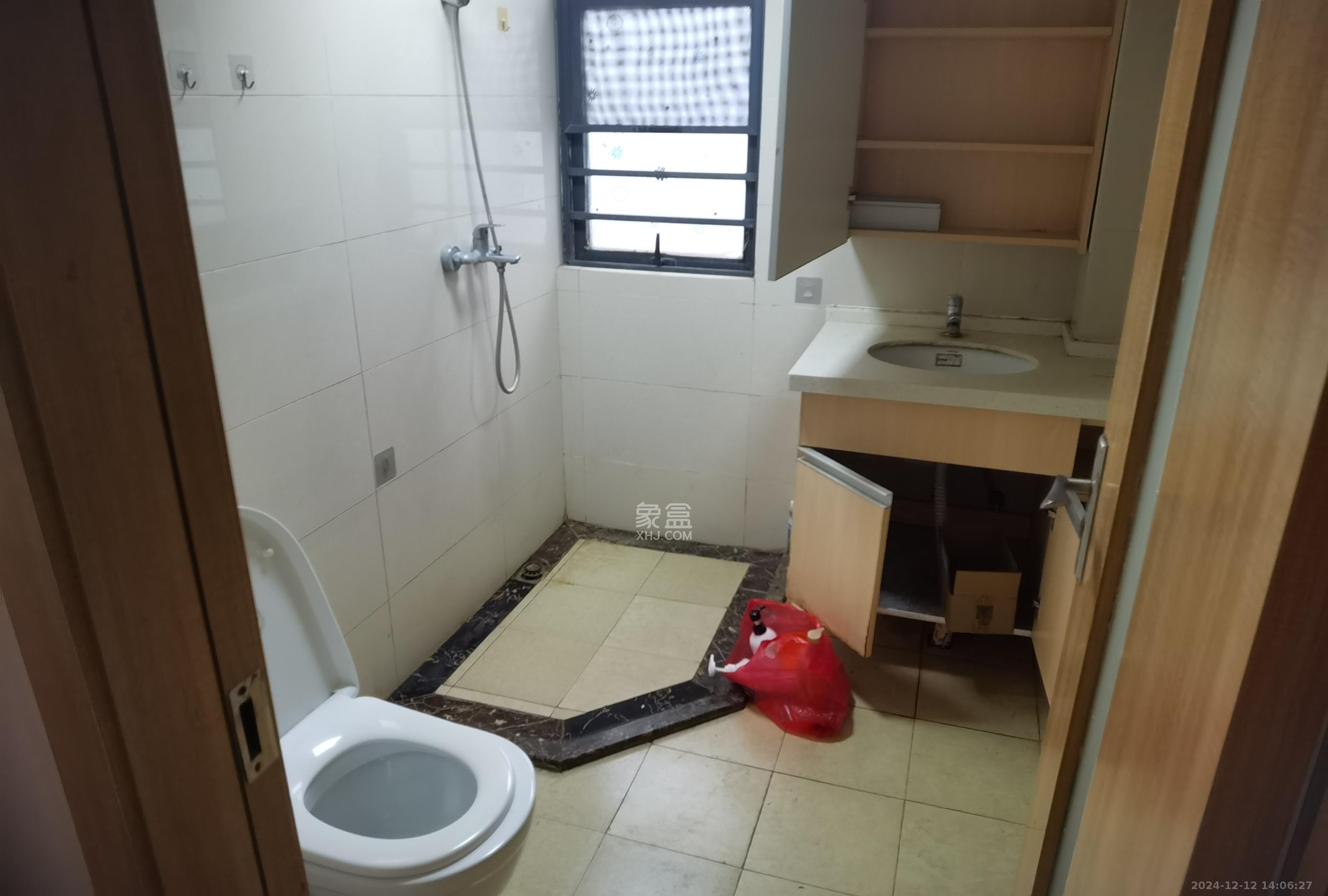 五矿万境蓝山 4室2厅2卫 2600.0元/月 五矿万境蓝山 4室2厅2卫 2600.0元/月室内图