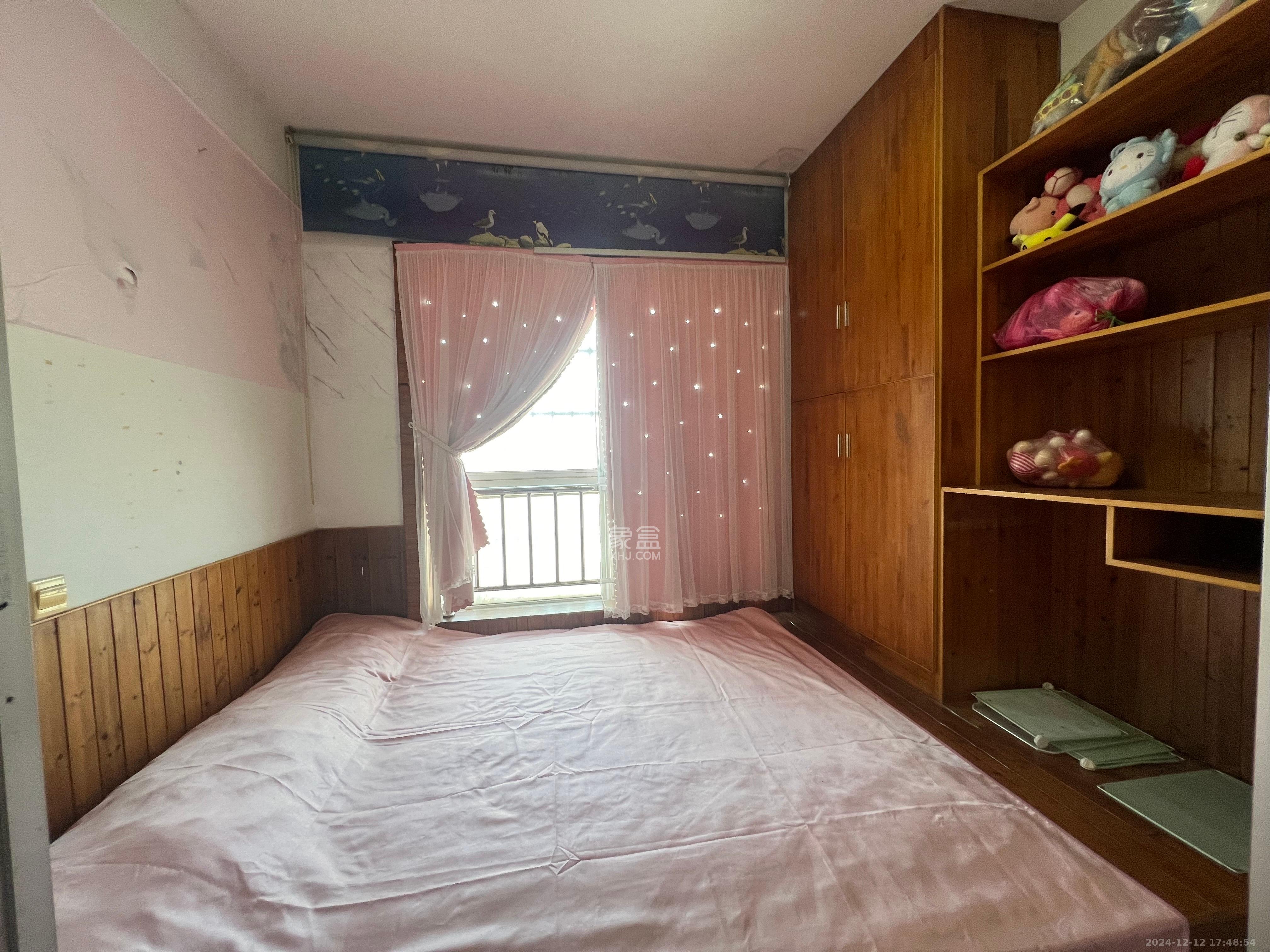 伍家岭生活广场  1室0厅0卫    1700.0元/月 伍家岭生活广场  1室0厅0卫    1700.0元/月室内图1