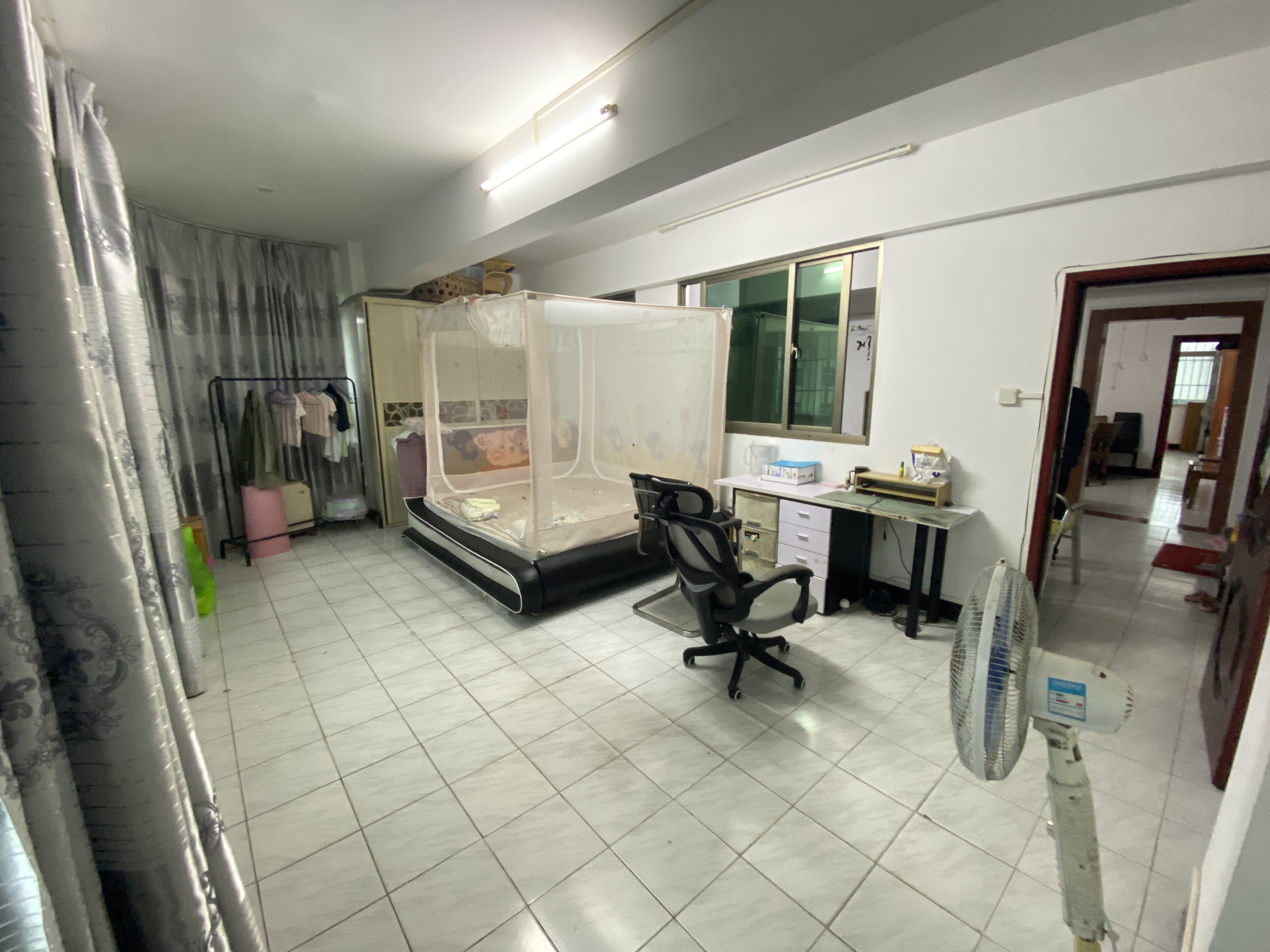 燕海大厦 3室2厅1卫 2000.0元/月 燕海大厦 3室2厅1卫 2000.0元/月室内图