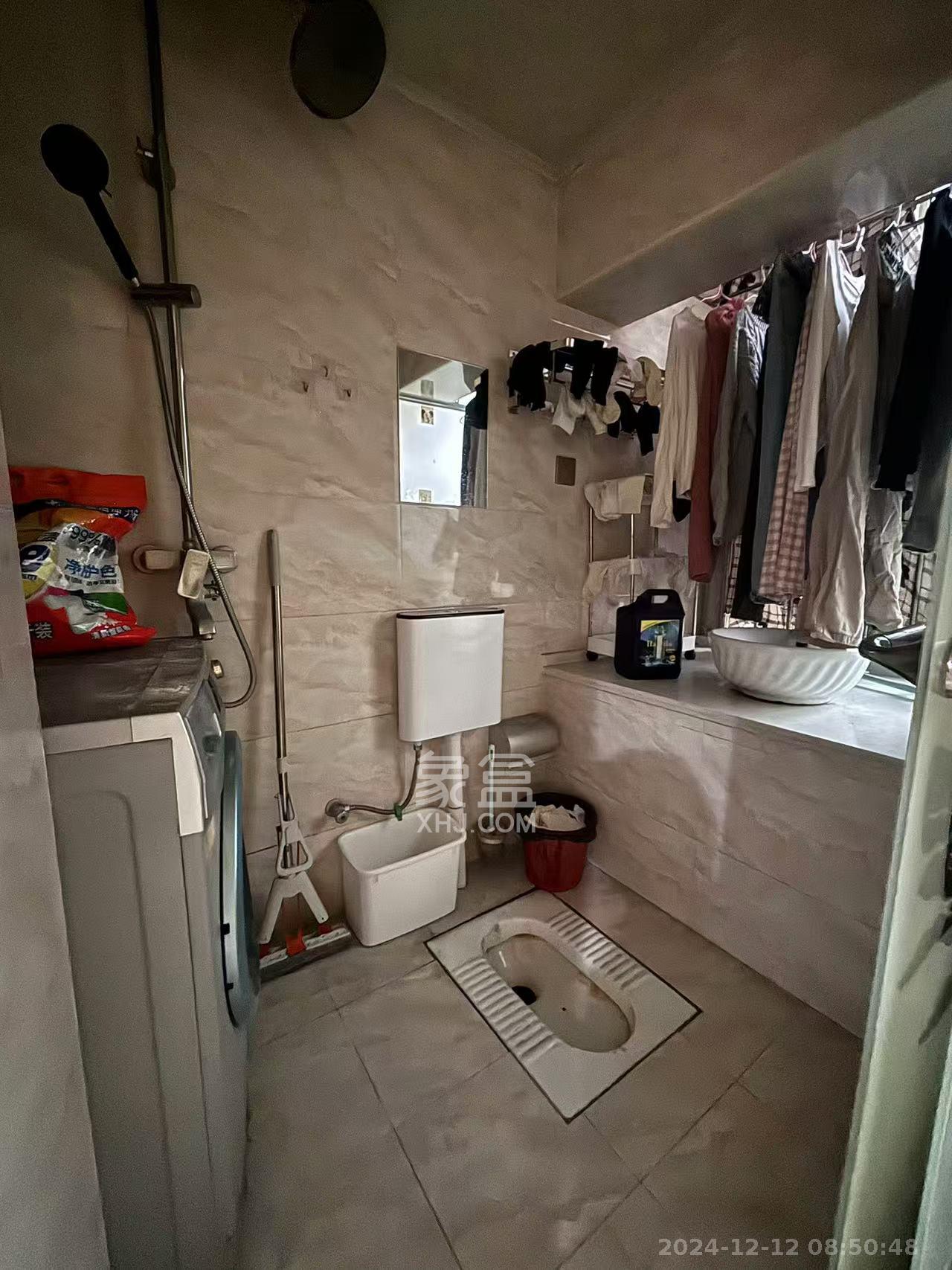 金色loft(鑫秋大厦)  2室1厅1卫    2100.0元/月 金色loft(鑫秋大厦)  2室1厅1卫    2100.0元/月室内图