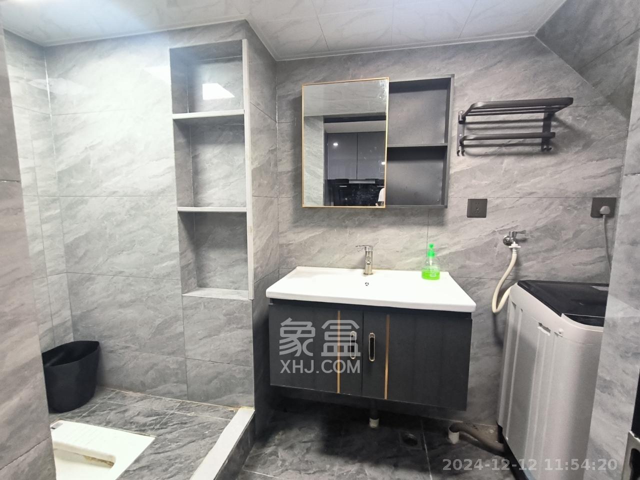卓越江岸  2室1厅1卫   2600.00元/月室内图