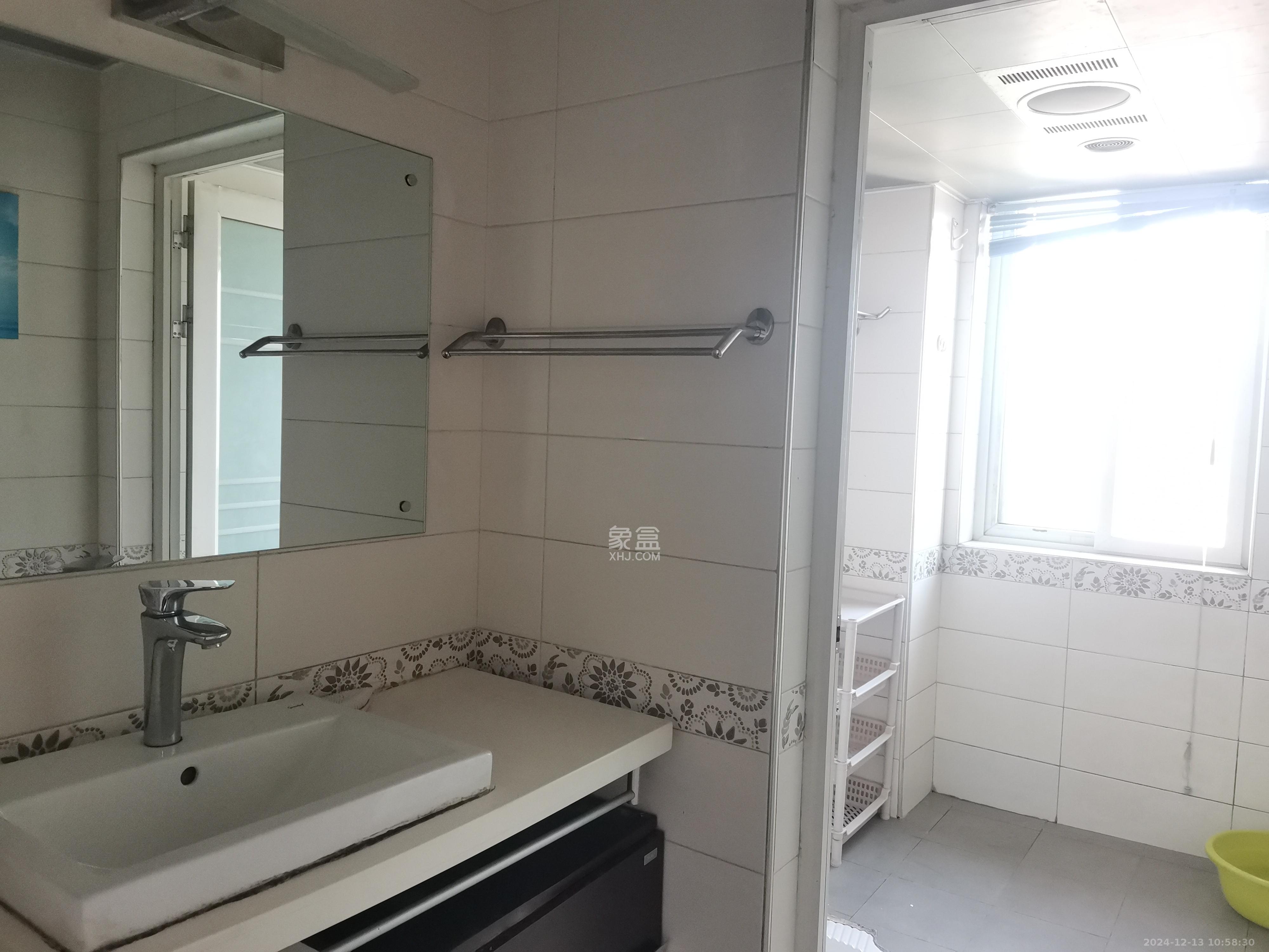 岳麓现代城 3室2厅2卫 4200.0元/月 岳麓现代城 3室2厅2卫 4200.0元/月室内图