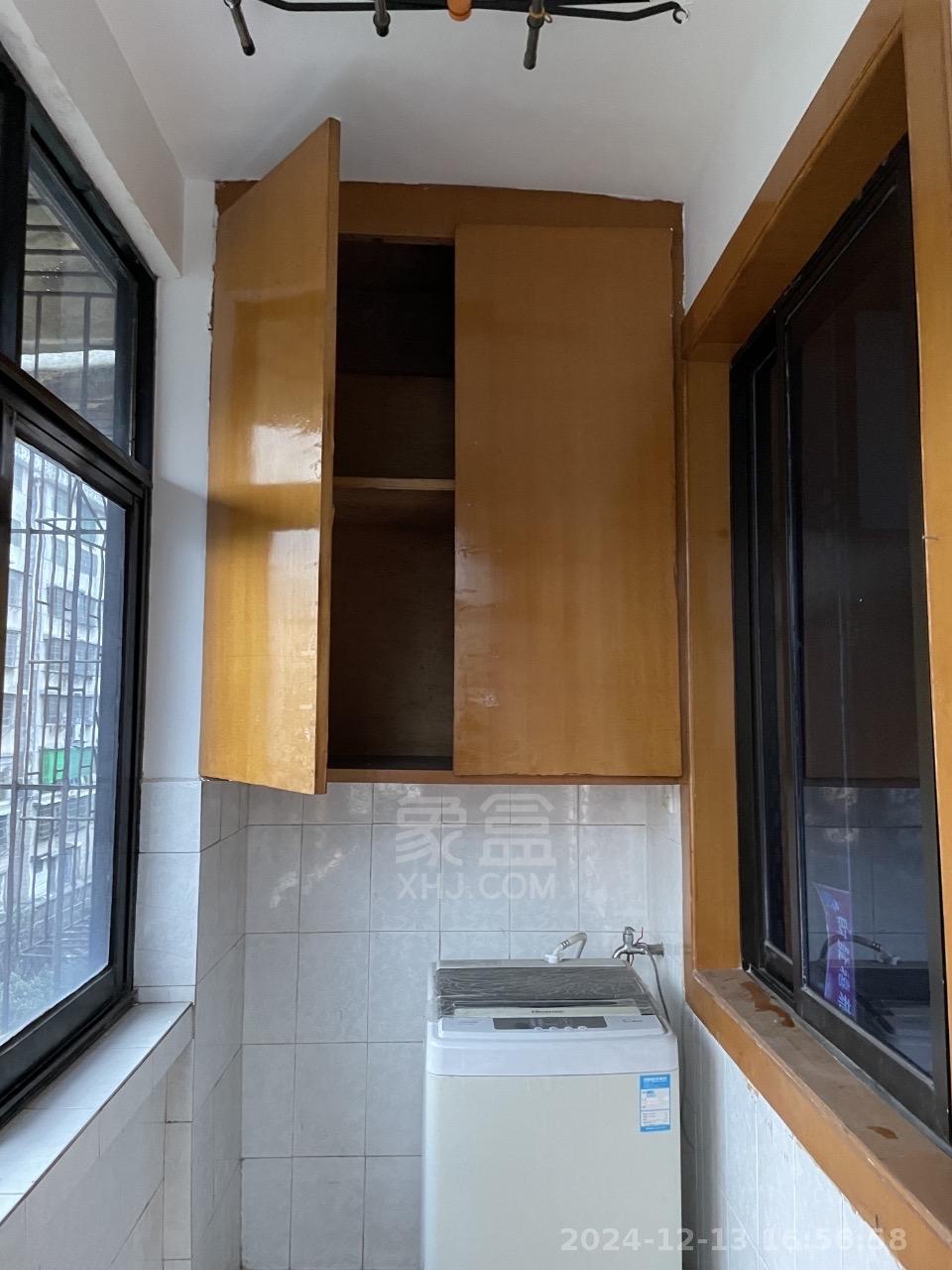 泰山西村  3室2厅1卫    1000.0元/月 泰山西村  3室2厅1卫    1000.0元/月室内图