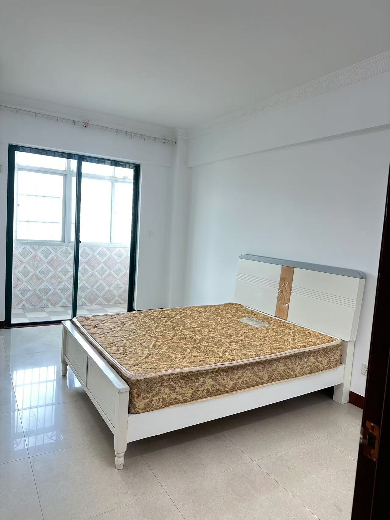 侨盛花园 3室2厅2卫 159.0万 侨盛花园 3室2厅2卫 159.0万客厅