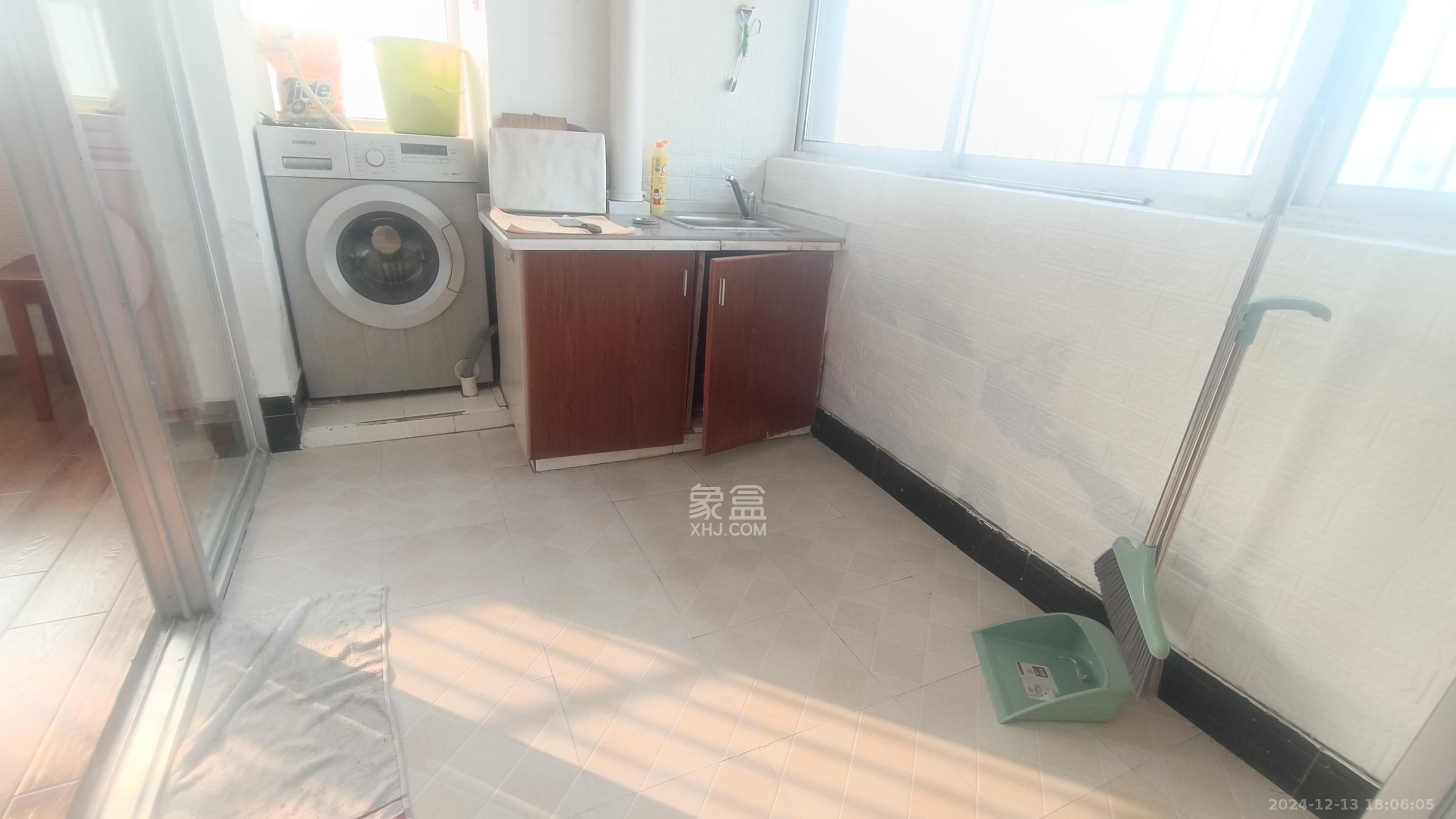 观湖公寓  1室1厅1卫   1500.00元/月室内图