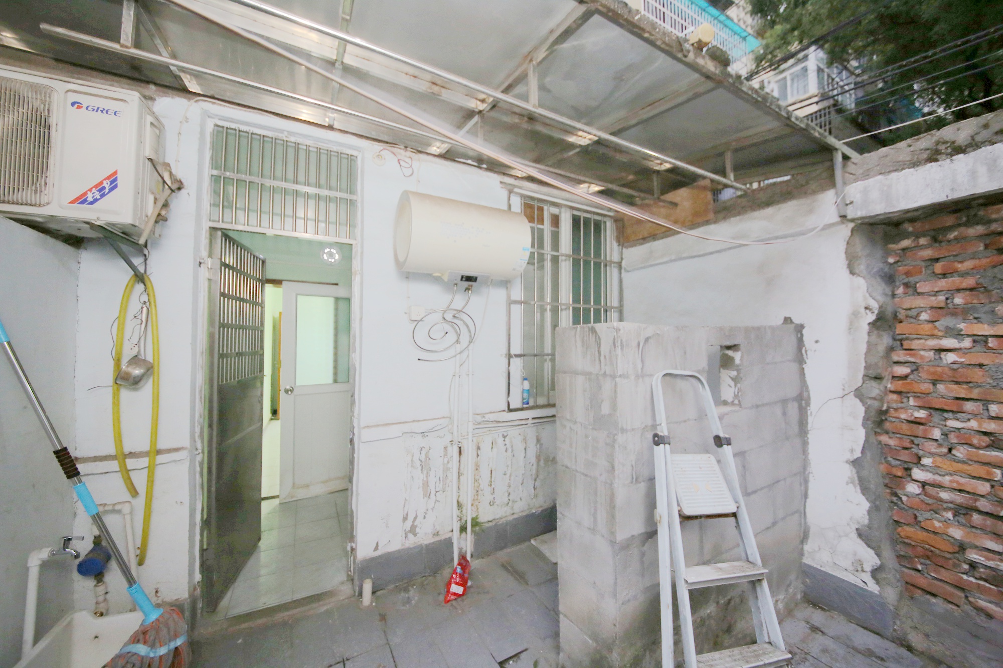 湘江宾馆宿舍  2室1厅1卫   50.00万阳台