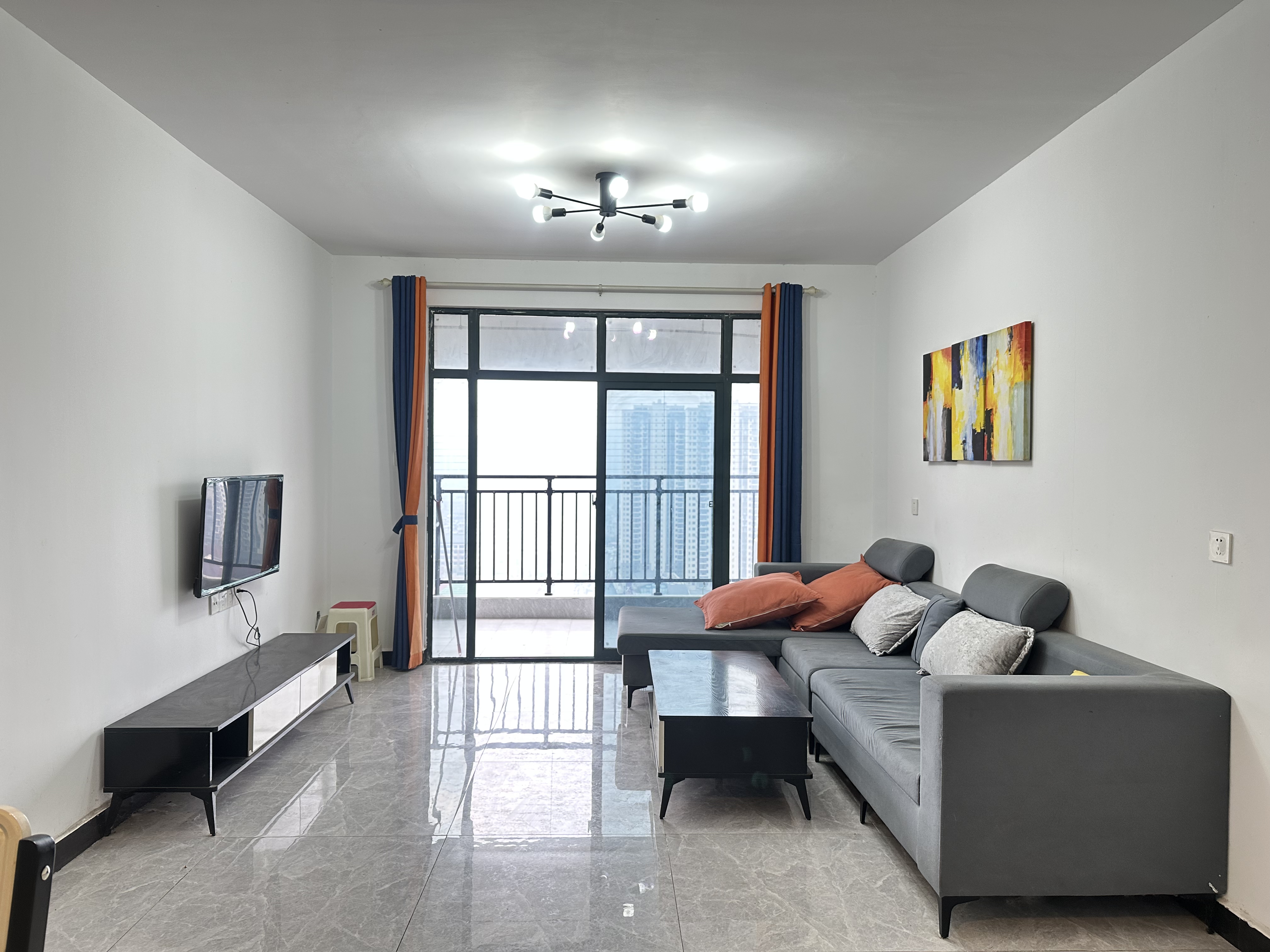 金湘苑(星澜之悦) 4室2厅2卫 2200.0元/月 金湘苑(星澜之悦) 4室2厅2卫 2200.0元/月室内图