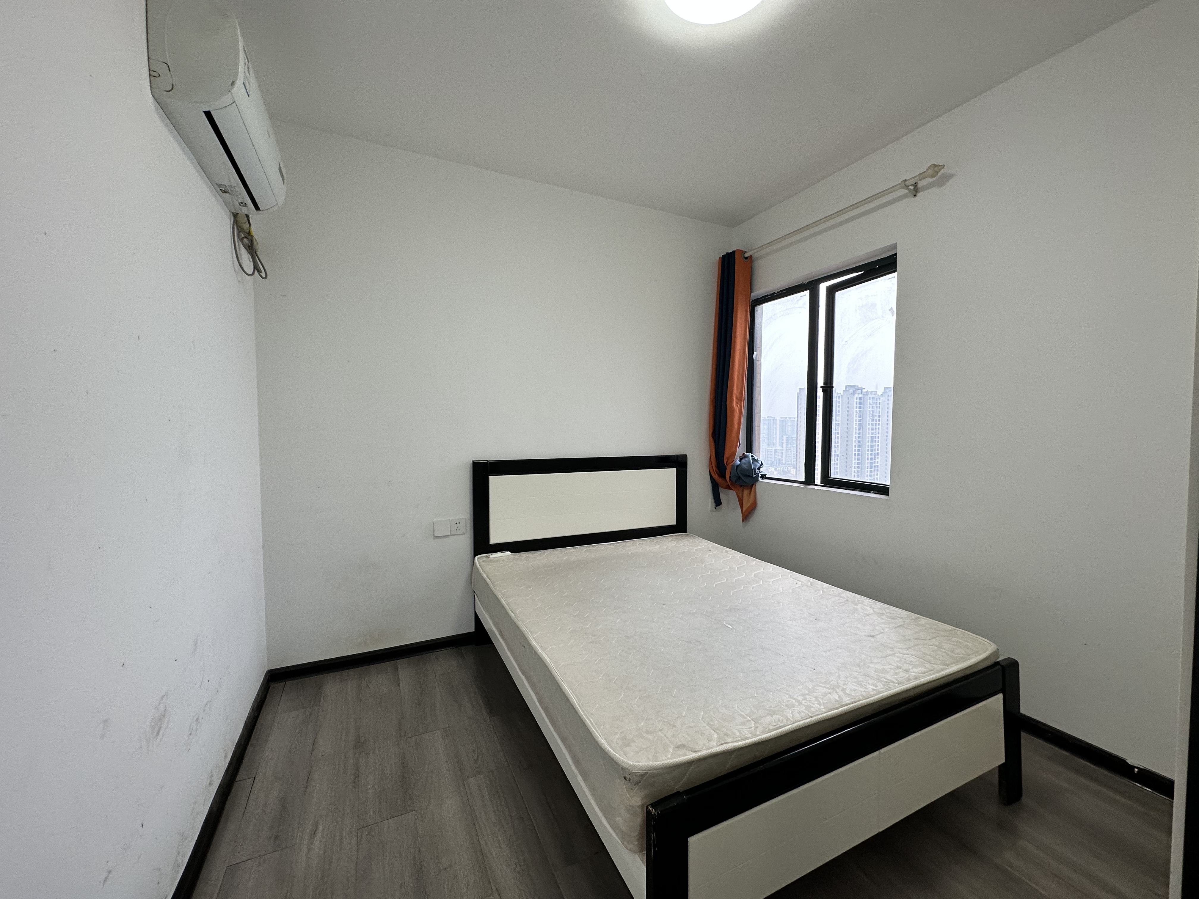 金湘苑(星澜之悦) 4室2厅2卫 2200.0元/月 金湘苑(星澜之悦) 4室2厅2卫 2200.0元/月室内图