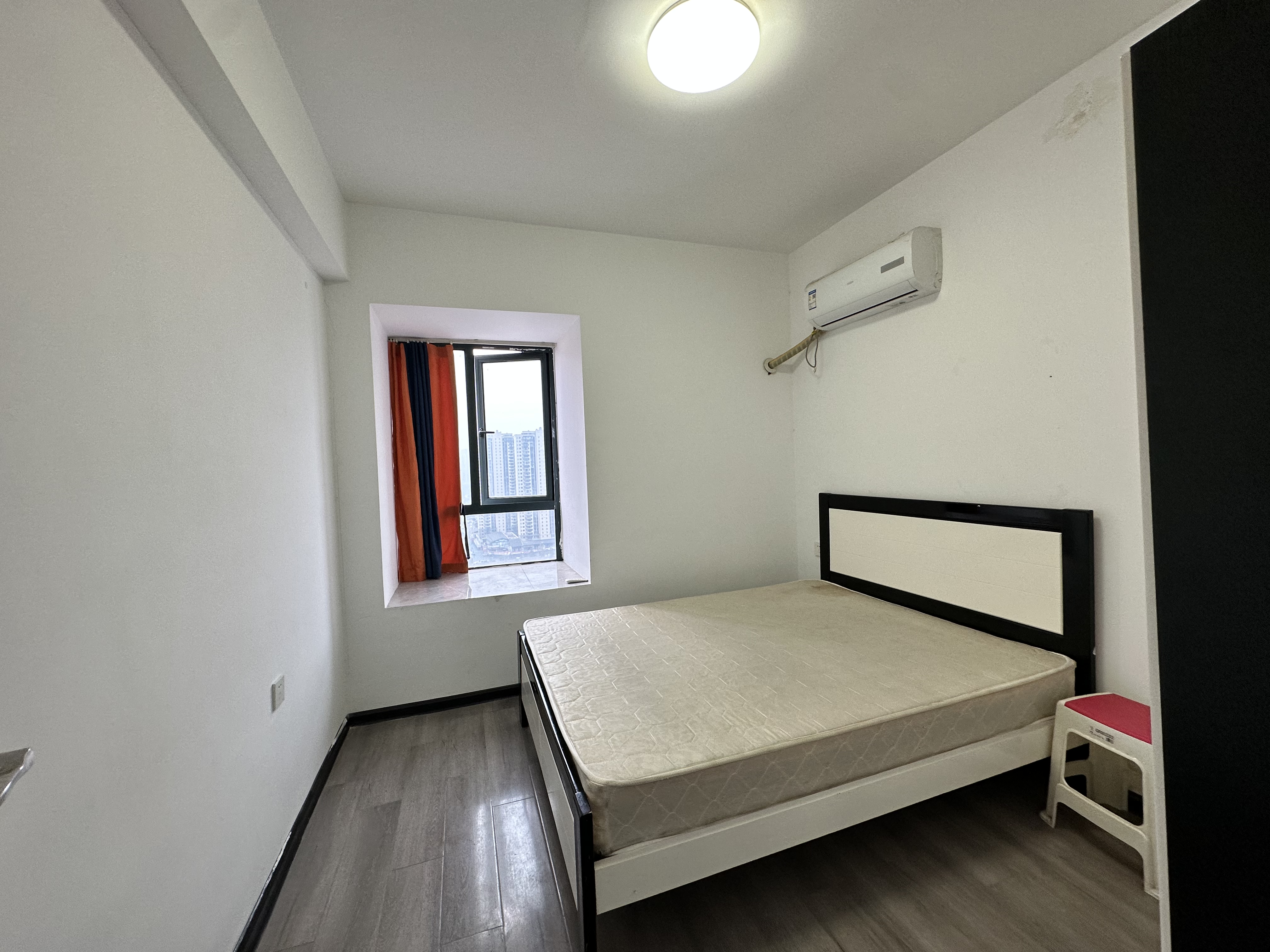 金湘苑(星澜之悦) 4室2厅2卫 2200.0元/月 金湘苑(星澜之悦) 4室2厅2卫 2200.0元/月室内图