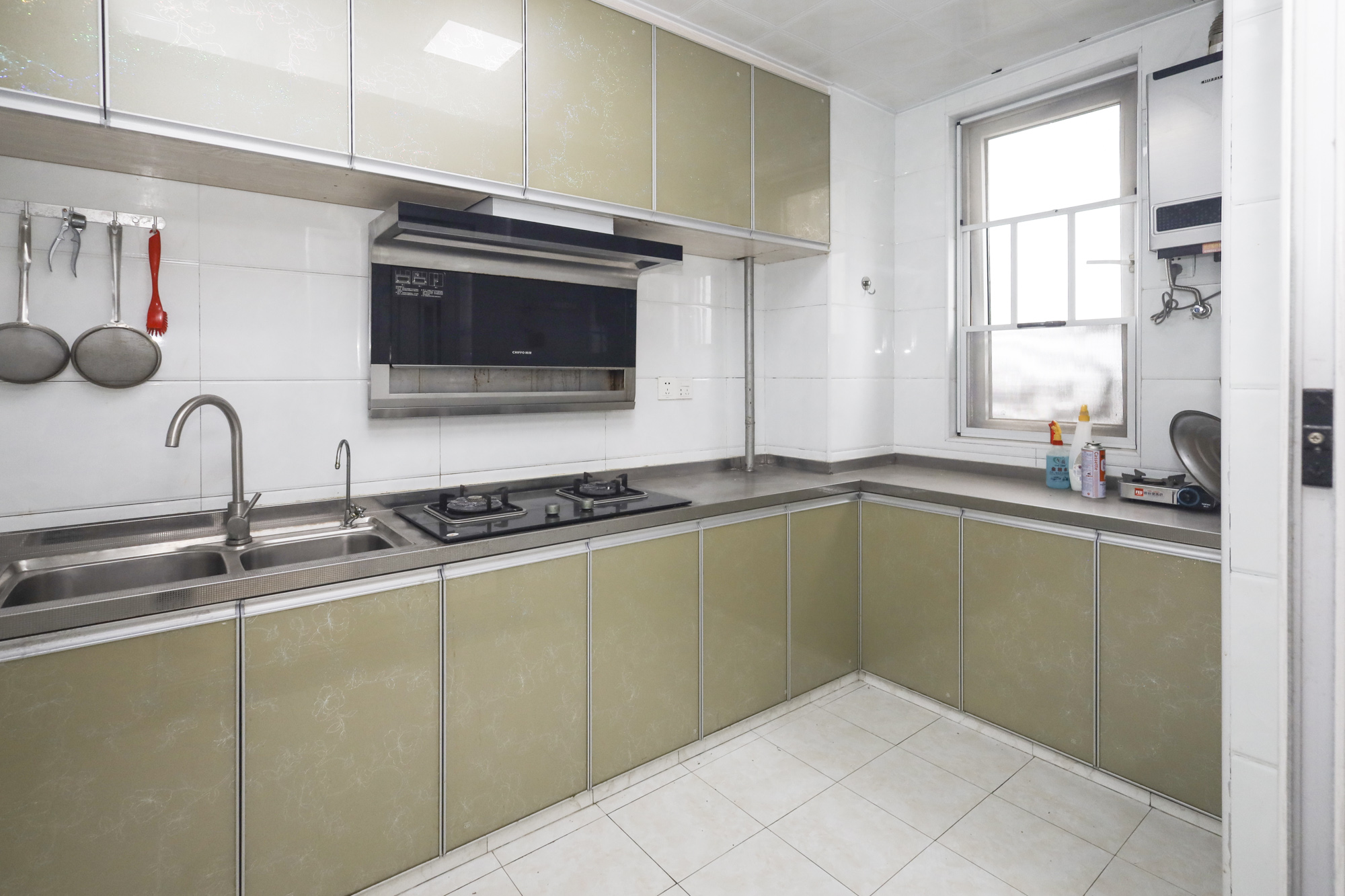 水映加州 3室2厅2卫 218.0万 水映加州 3室2厅2卫 218.0万厨房