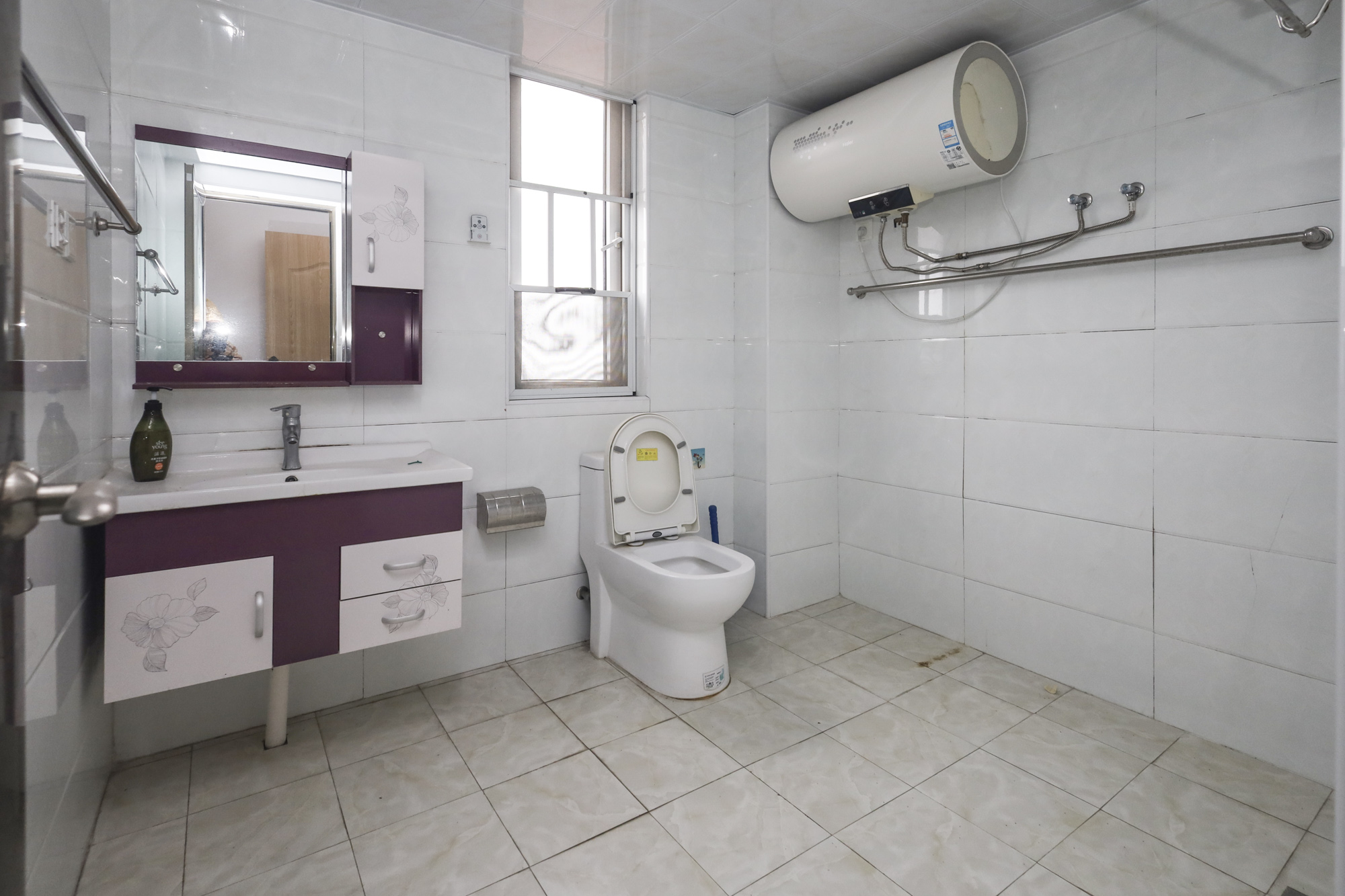 水映加州 3室2厅2卫 218.0万 水映加州 3室2厅2卫 218.0万卫生间