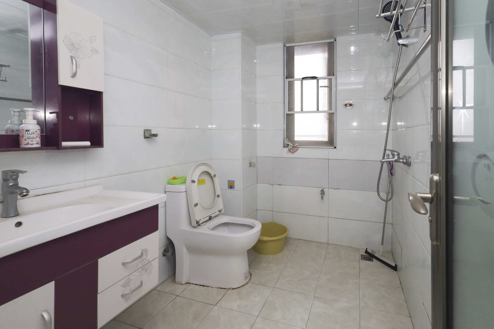 水映加州 3室2厅2卫 218.0万 水映加州 3室2厅2卫 218.0万卫生间