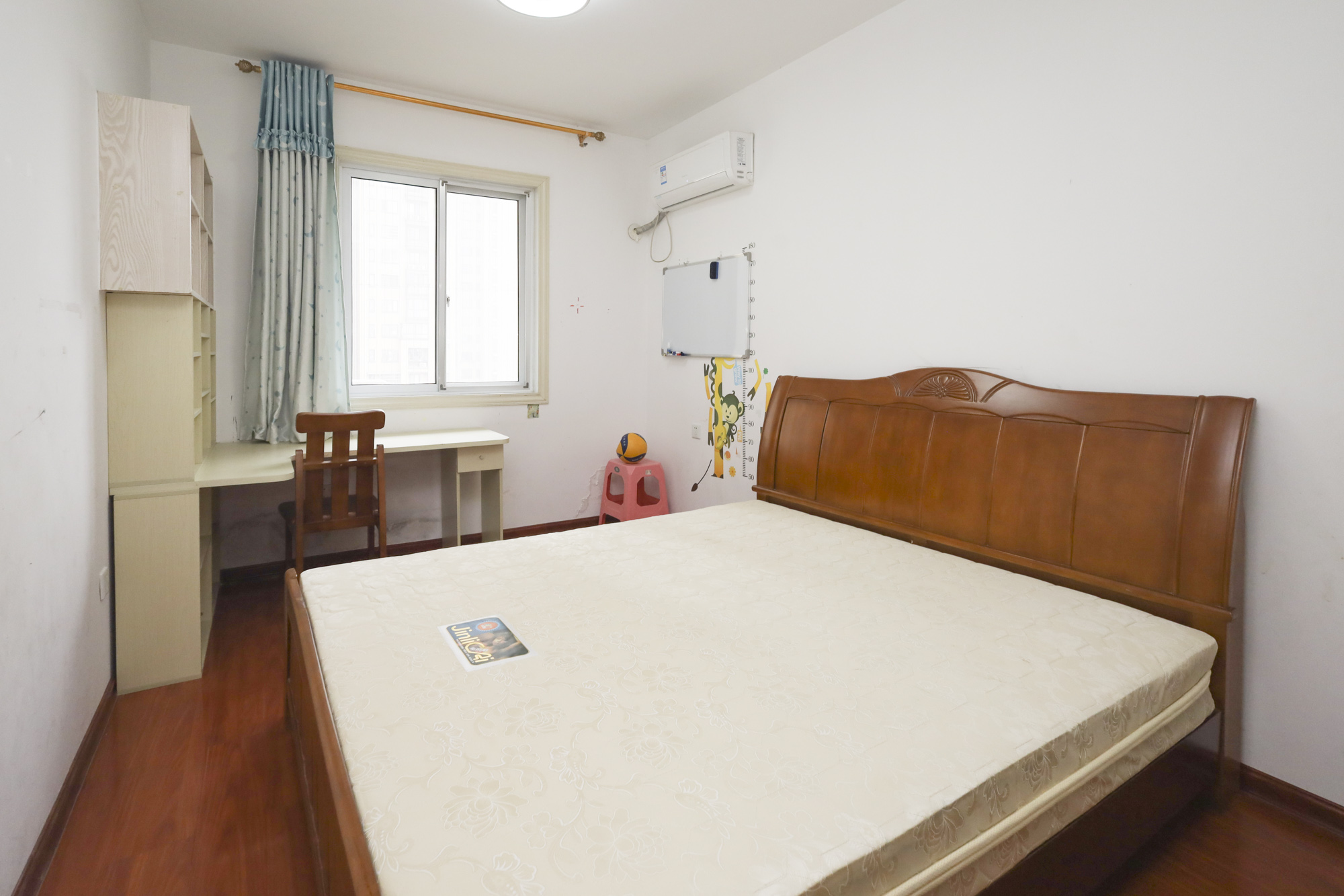 水映加州 3室2厅2卫 218.0万 水映加州 3室2厅2卫 218.0万卧室