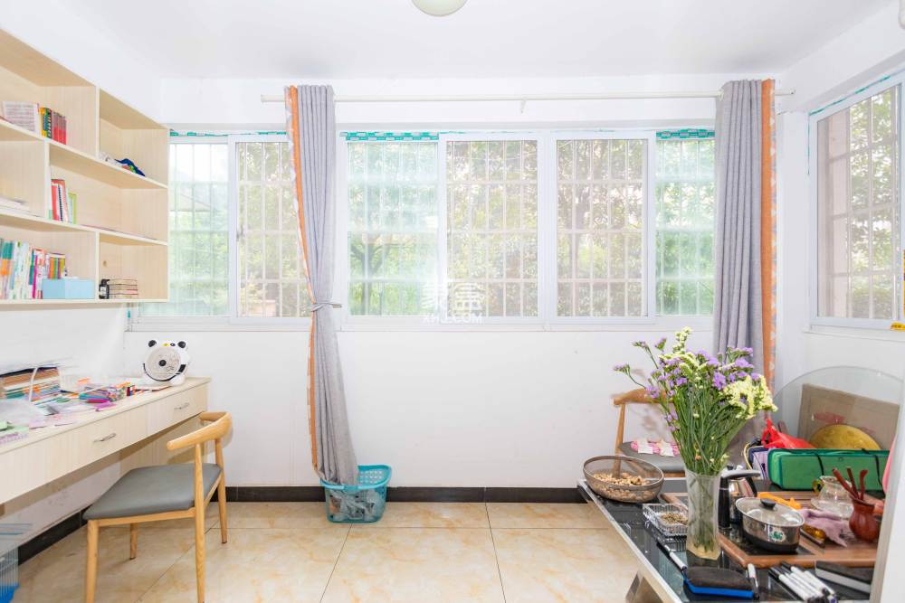 南湖雅苑 3室2厅2卫 1500.0元/月 南湖雅苑 3室2厅2卫 1500.0元/月室内图