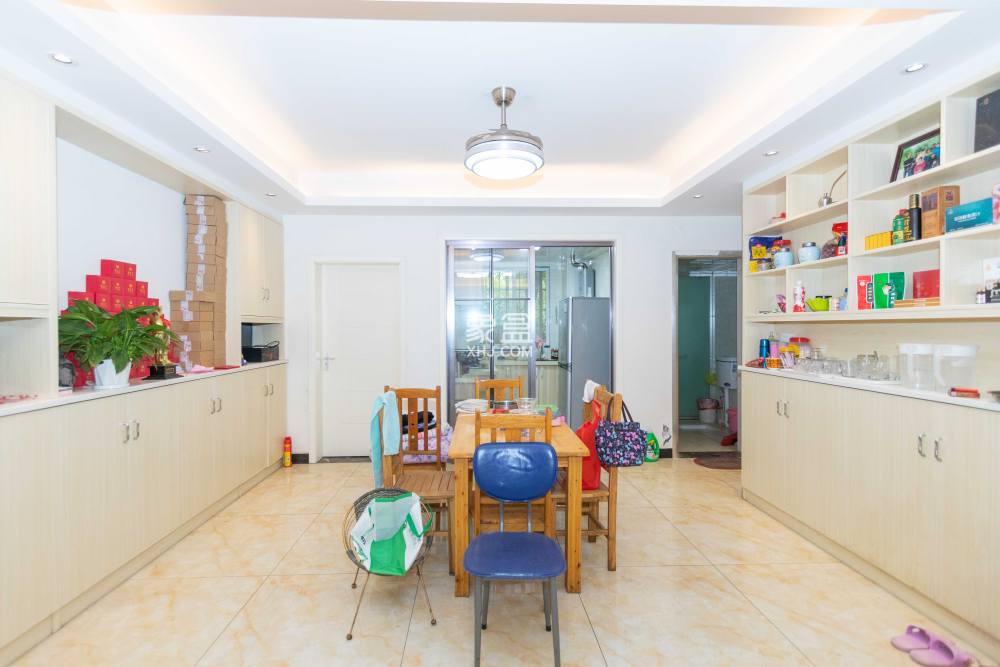 南湖雅苑 3室2厅2卫 1500.0元/月 南湖雅苑 3室2厅2卫 1500.0元/月室内图