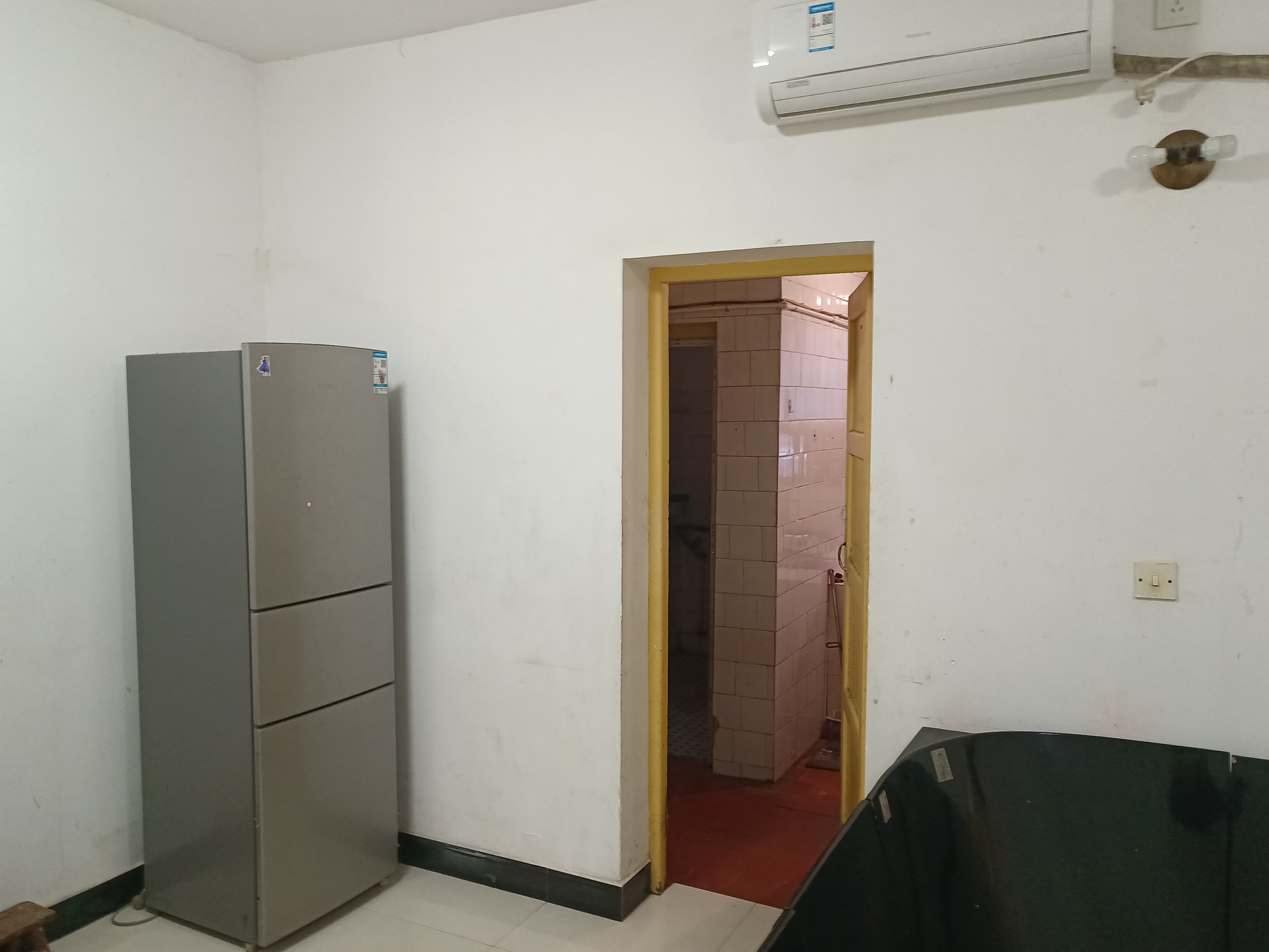 静宜园小区  2室2厅1卫    2100.0元/月 静宜园小区  2室2厅1卫    2100.0元/月室内图