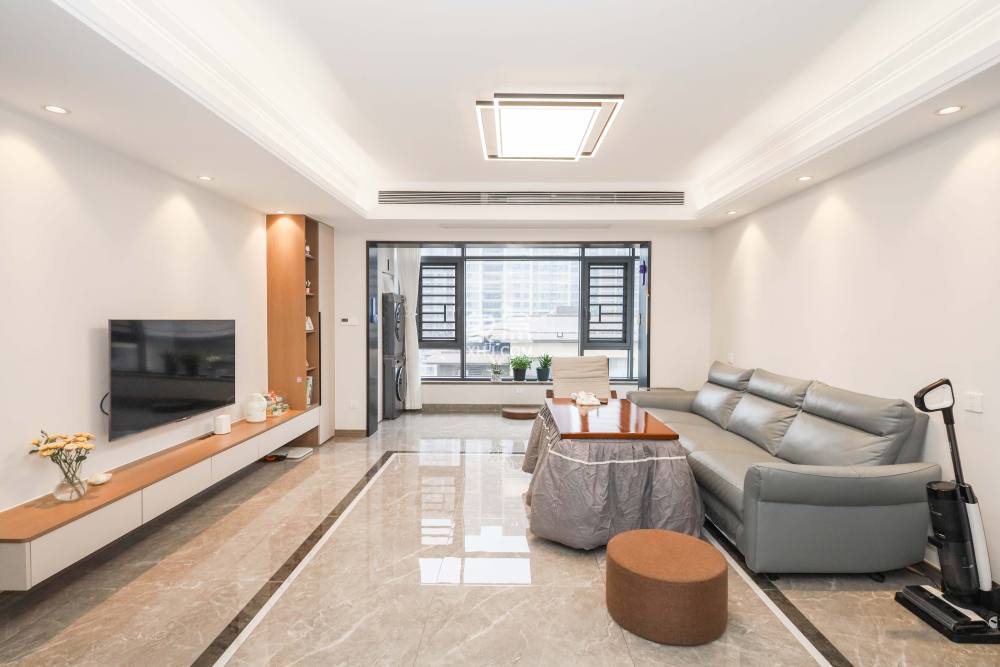 越秀亲爱里  4室2厅2卫    208.0万