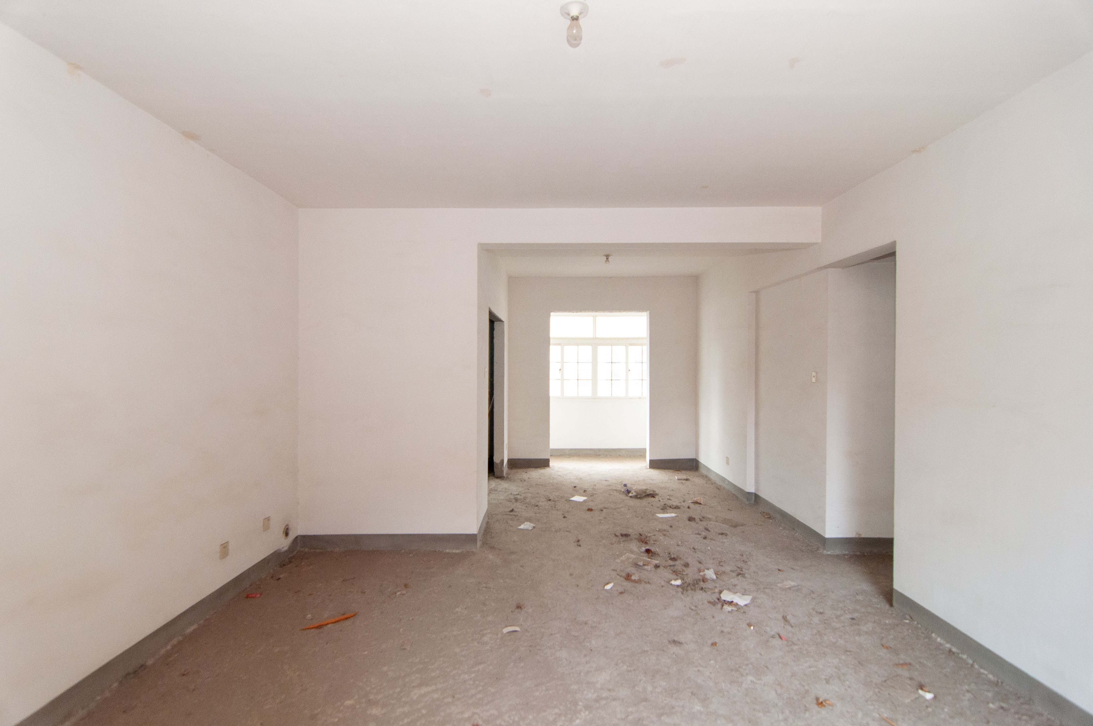 沁园春御院  3室2厅2卫    185.0万客厅