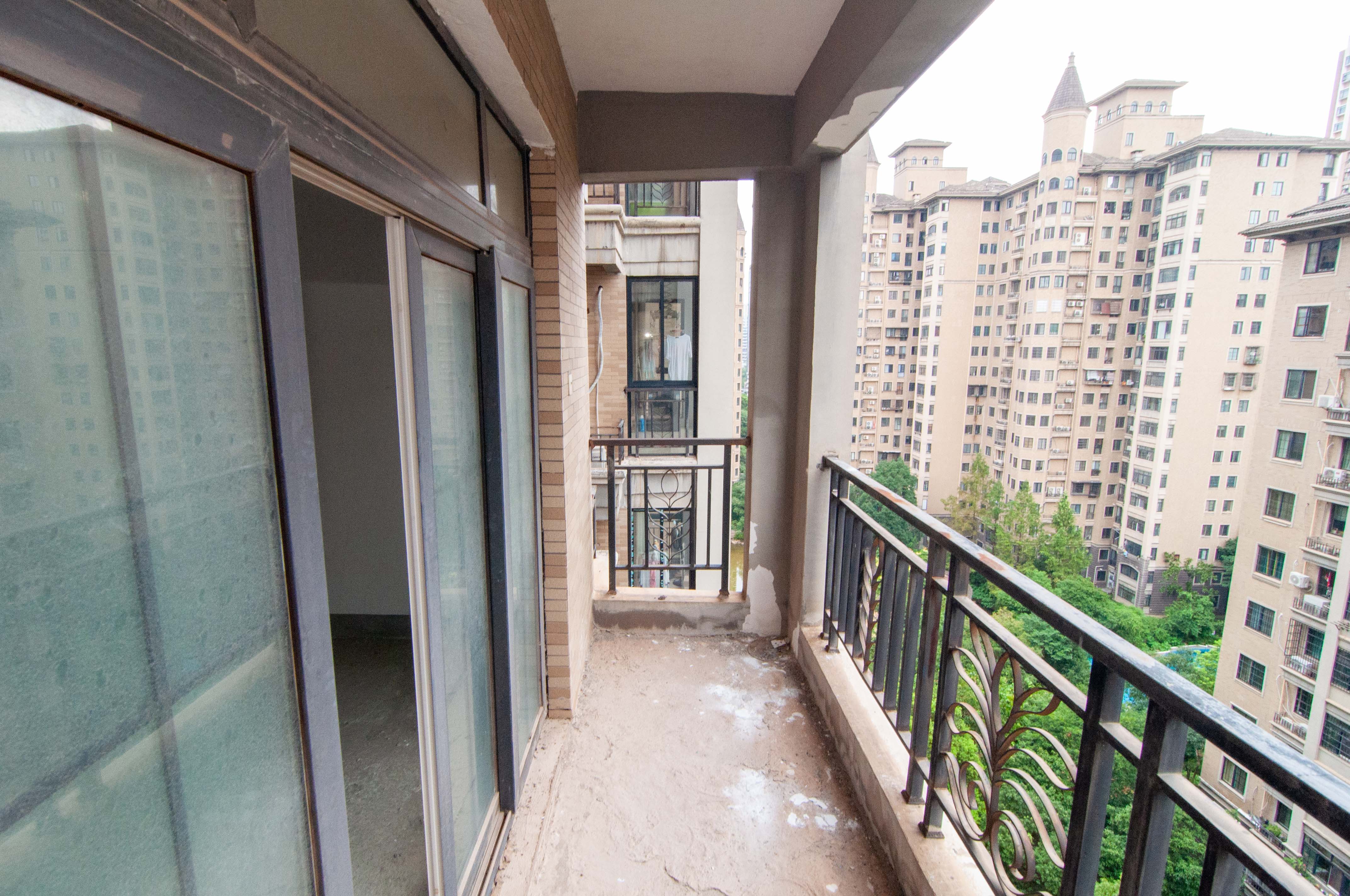 沁园春御院  3室2厅2卫    185.0万其他