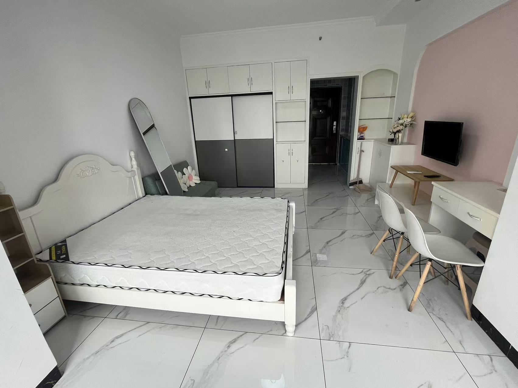 MOMA当代广场 1室0厅0卫 1300.0元/月 MOMA当代广场 1室0厅0卫 1300.0元/月室内图