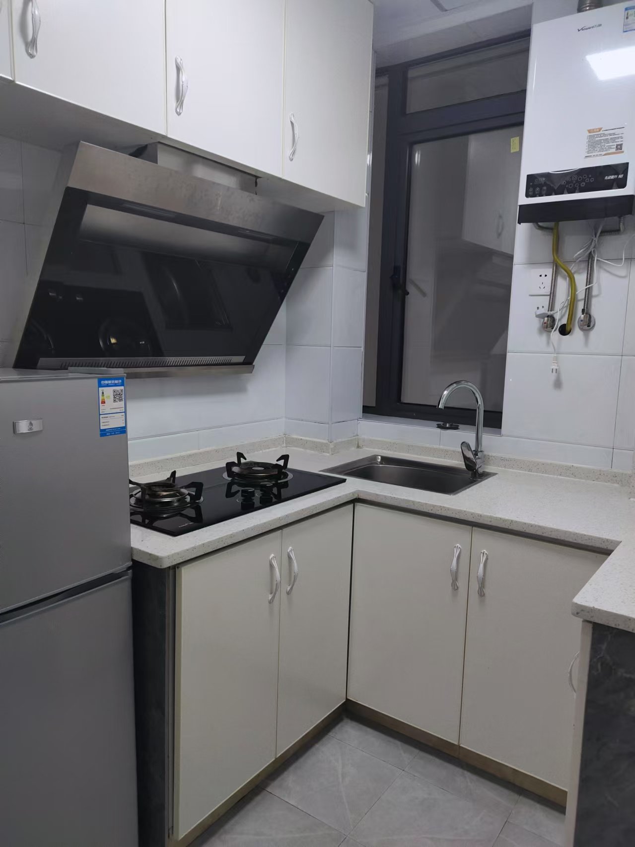 山水洲城华晨第一城 1室1厅1卫 1300.0元/月 山水洲城华晨第一城 1室1厅1卫 1300.0元/月室内图