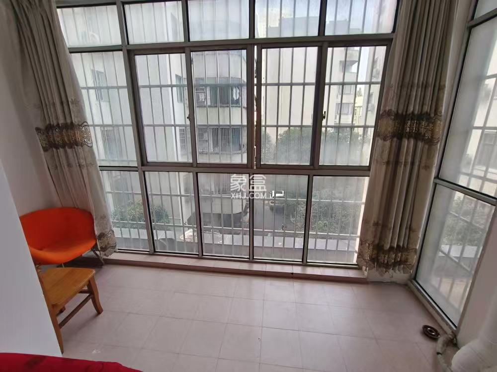 金茂尚都天台路123号 2室2厅1卫 42.0万 金茂尚都天台路123号 2室2厅1卫 42.0万室内图