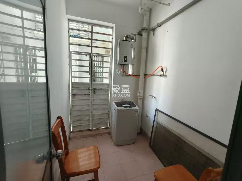 金茂尚都天台路123号 2室2厅1卫 42.0万 金茂尚都天台路123号 2室2厅1卫 42.0万室内图