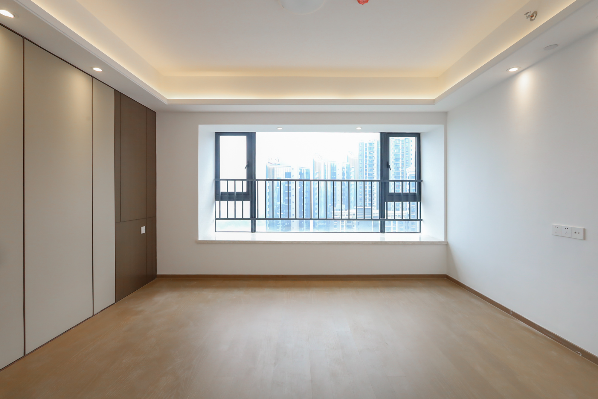 滨江府1913  4室2厅3卫    475.0万 滨江府1913  4室2厅3卫    475.0万卧室