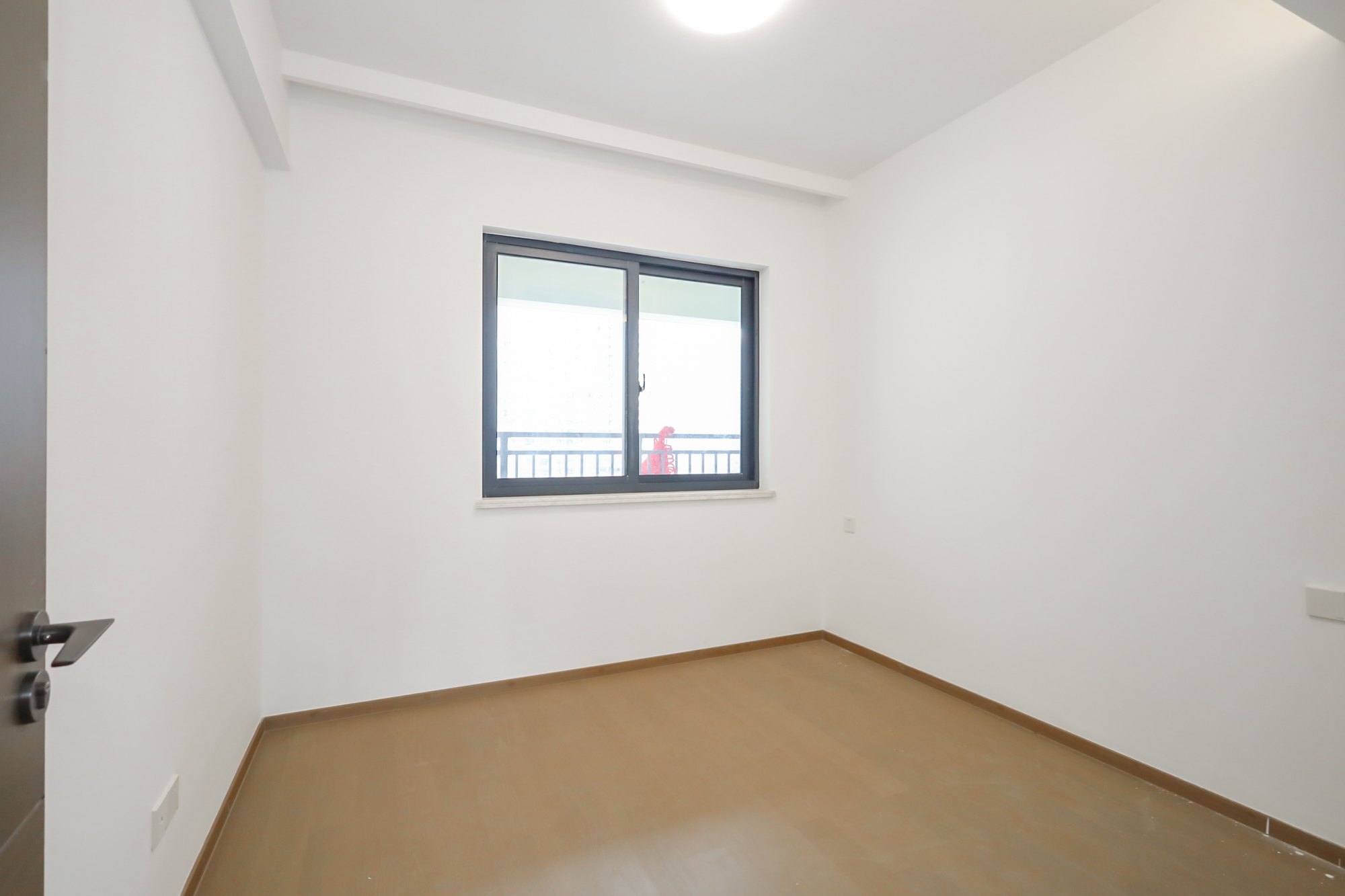 滨江府1913  4室2厅3卫    475.0万 滨江府1913  4室2厅3卫    475.0万卧室