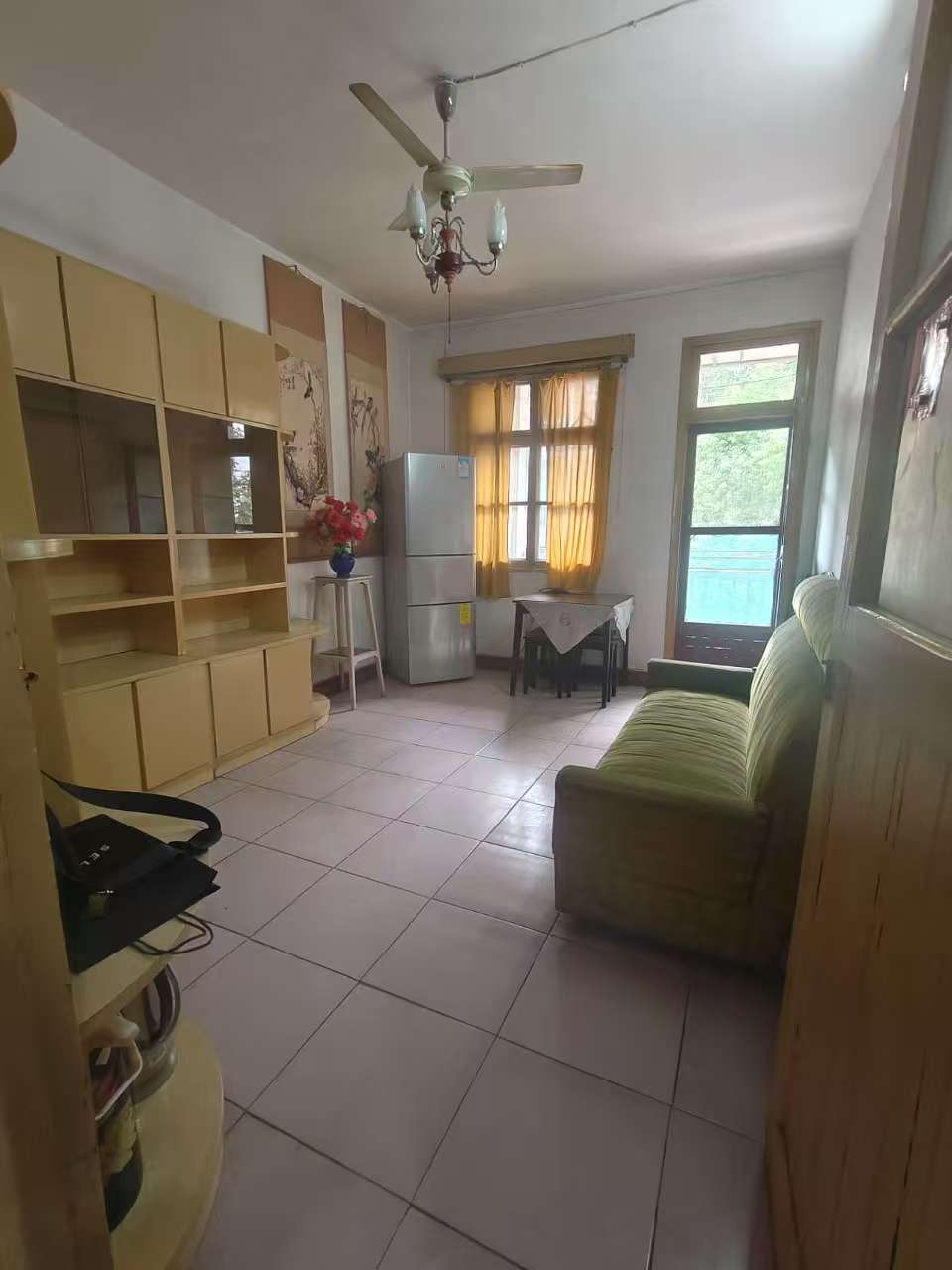 人民新村  3室1厅1卫    1800.0元/月 人民新村  3室1厅1卫    1800.0元/月室内图