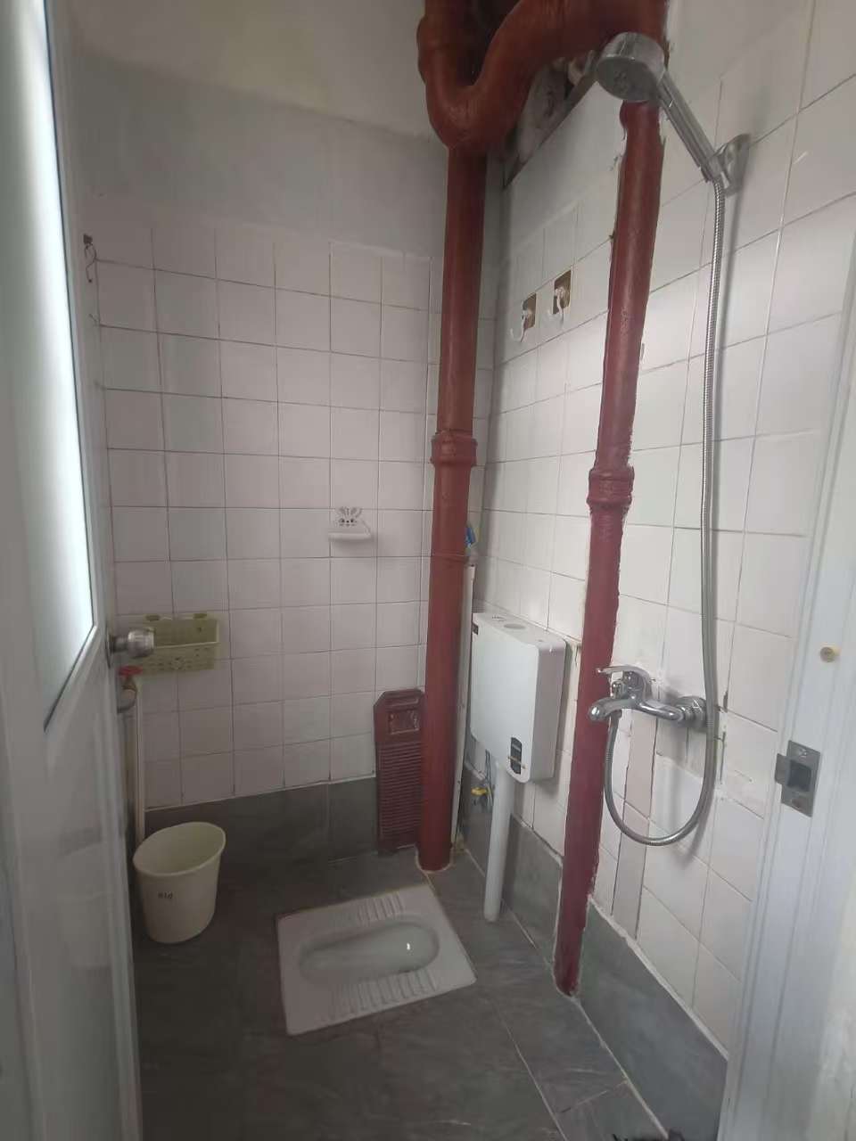 人民新村  3室1厅1卫    1800.0元/月 人民新村  3室1厅1卫    1800.0元/月室内图