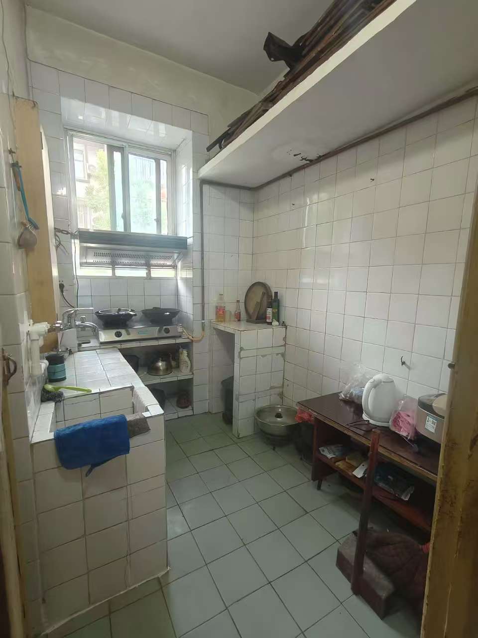 人民新村  3室1厅1卫    1800.0元/月 人民新村  3室1厅1卫    1800.0元/月室内图