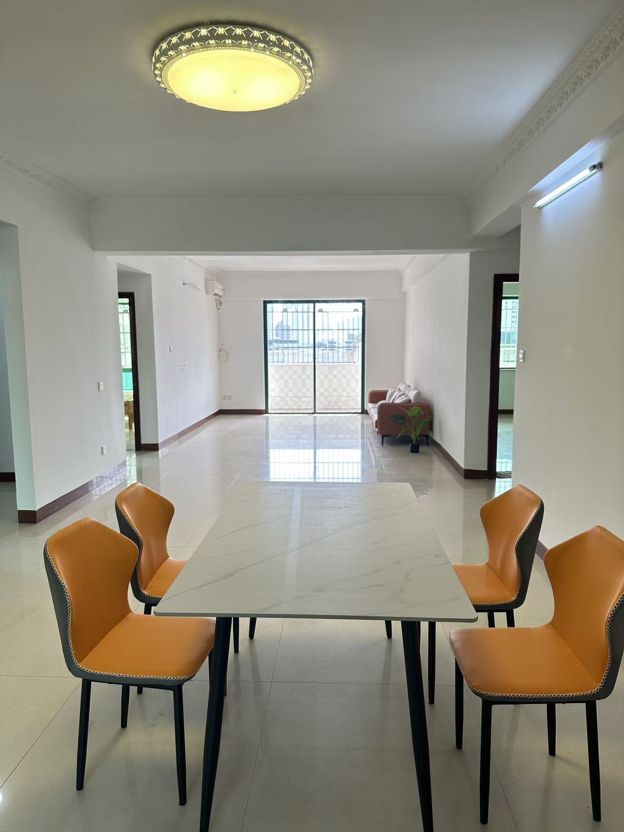 侨盛花园 3室2厅2卫 159.0万 侨盛花园 3室2厅2卫 159.0万客厅