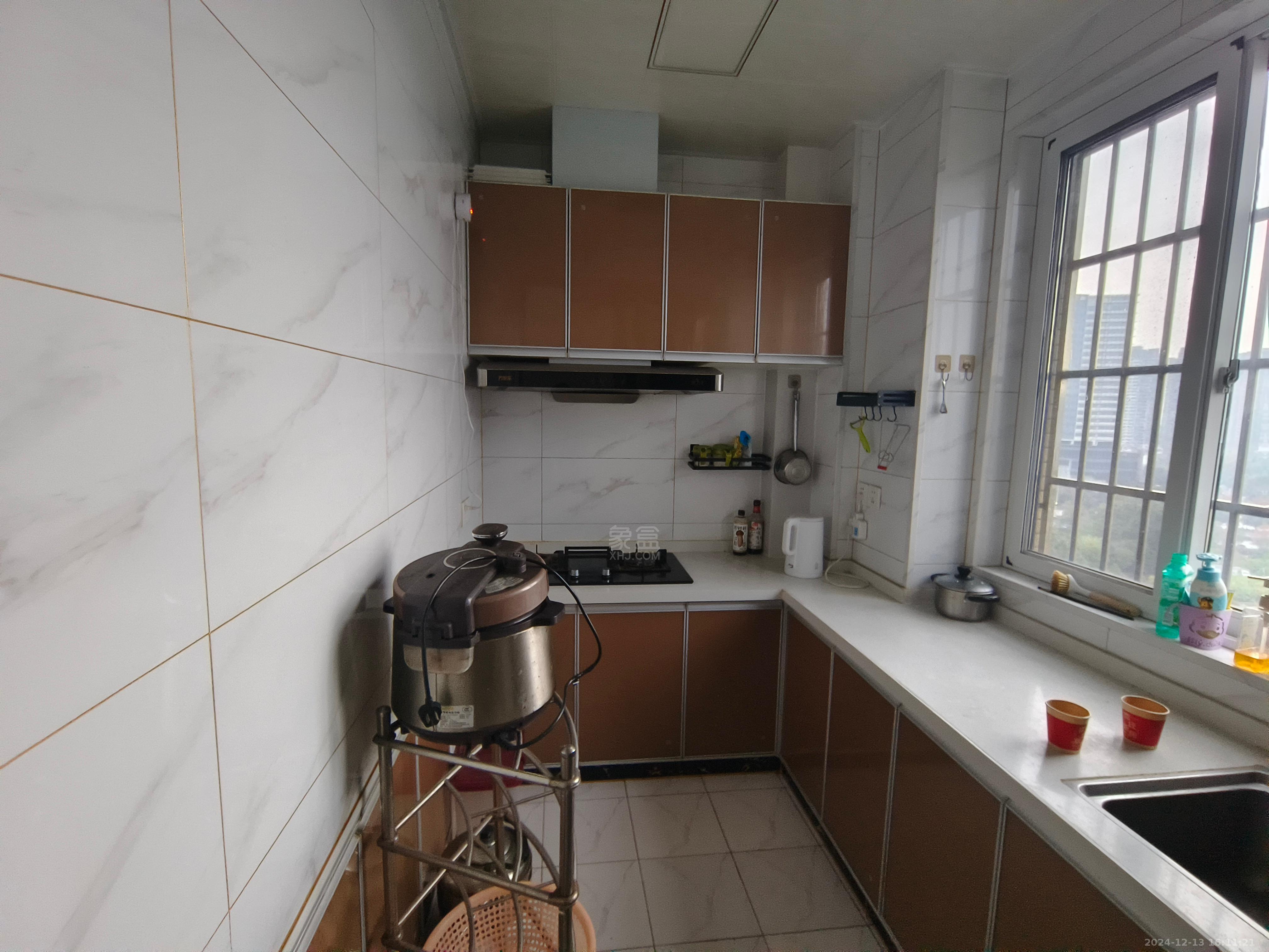 翠谷城 3室1厅1卫 2000.0元/月 翠谷城 3室1厅1卫 2000.0元/月室内图