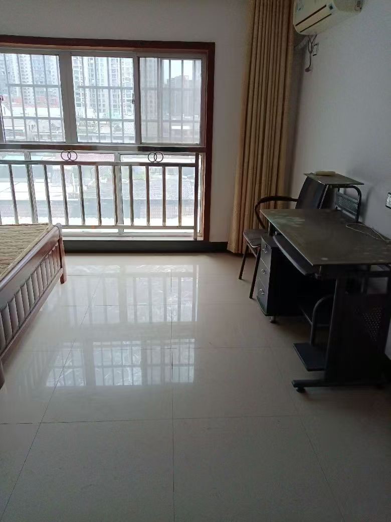 皇城御园 1室1厅1卫 27.8万 皇城御园 1室1厅1卫 27.8万客厅