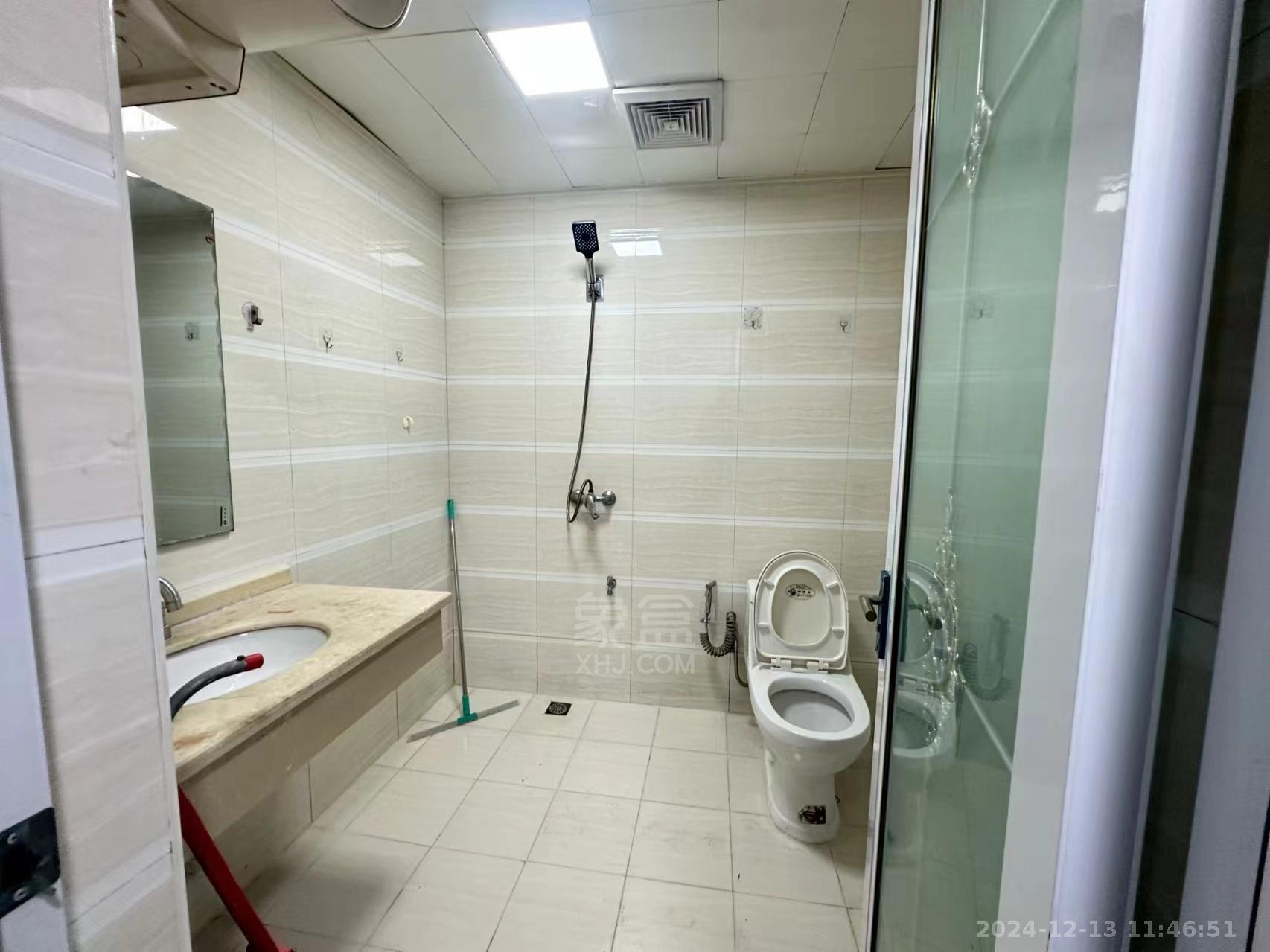 鸿益广场 1室0厅0卫 1000.0元/月 鸿益广场 1室0厅0卫 1000.0元/月室内图