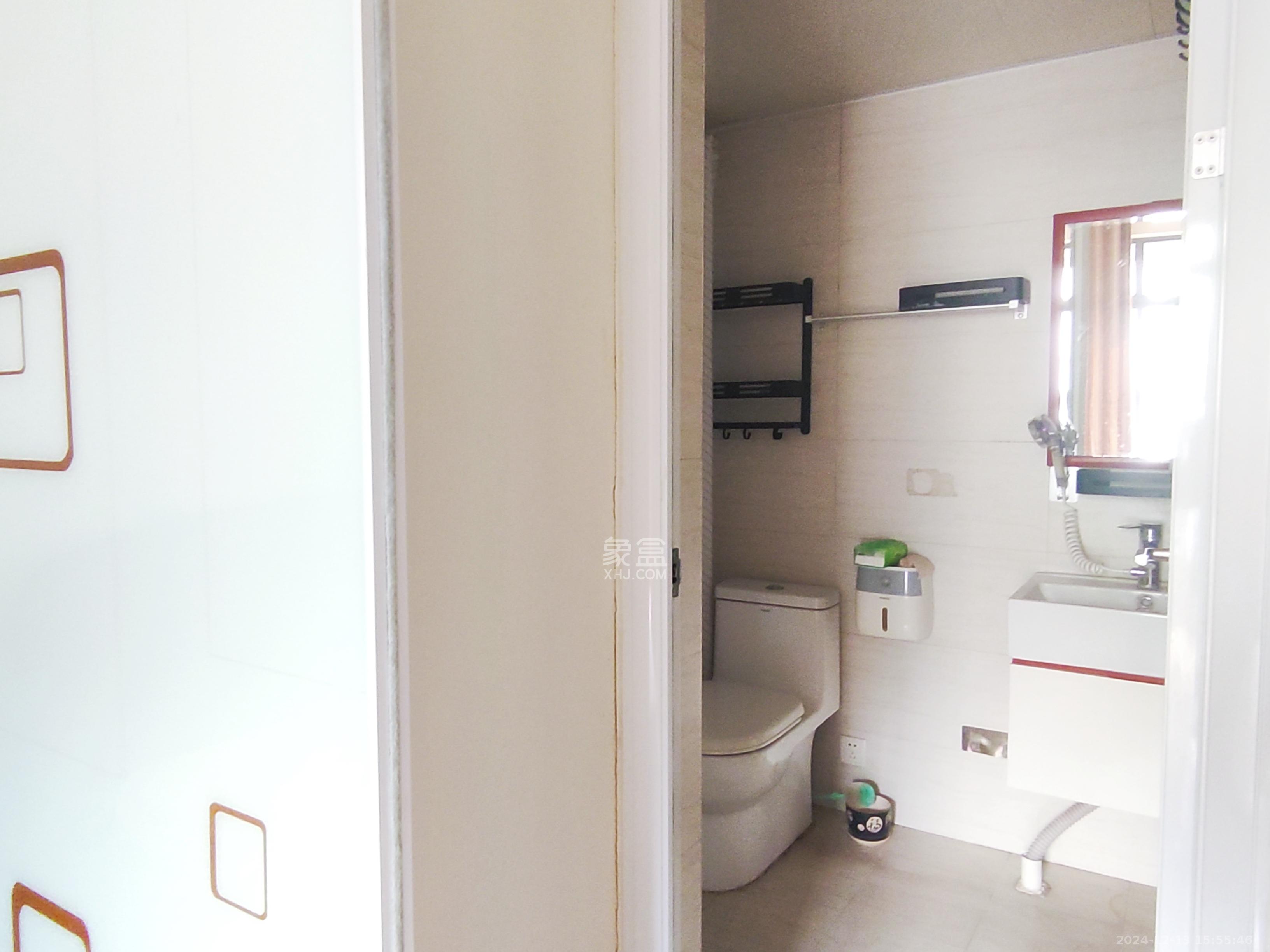 山水嘉园 3室1厅1卫 2200.0元/月 山水嘉园 3室1厅1卫 2200.0元/月室内图