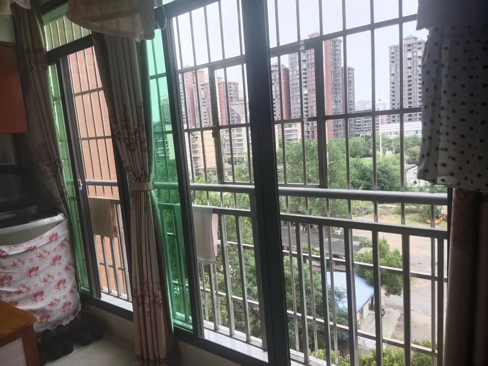 银源春天  3室2厅2卫    2000.0元/月 银源春天  3室2厅2卫    2000.0元/月室内图