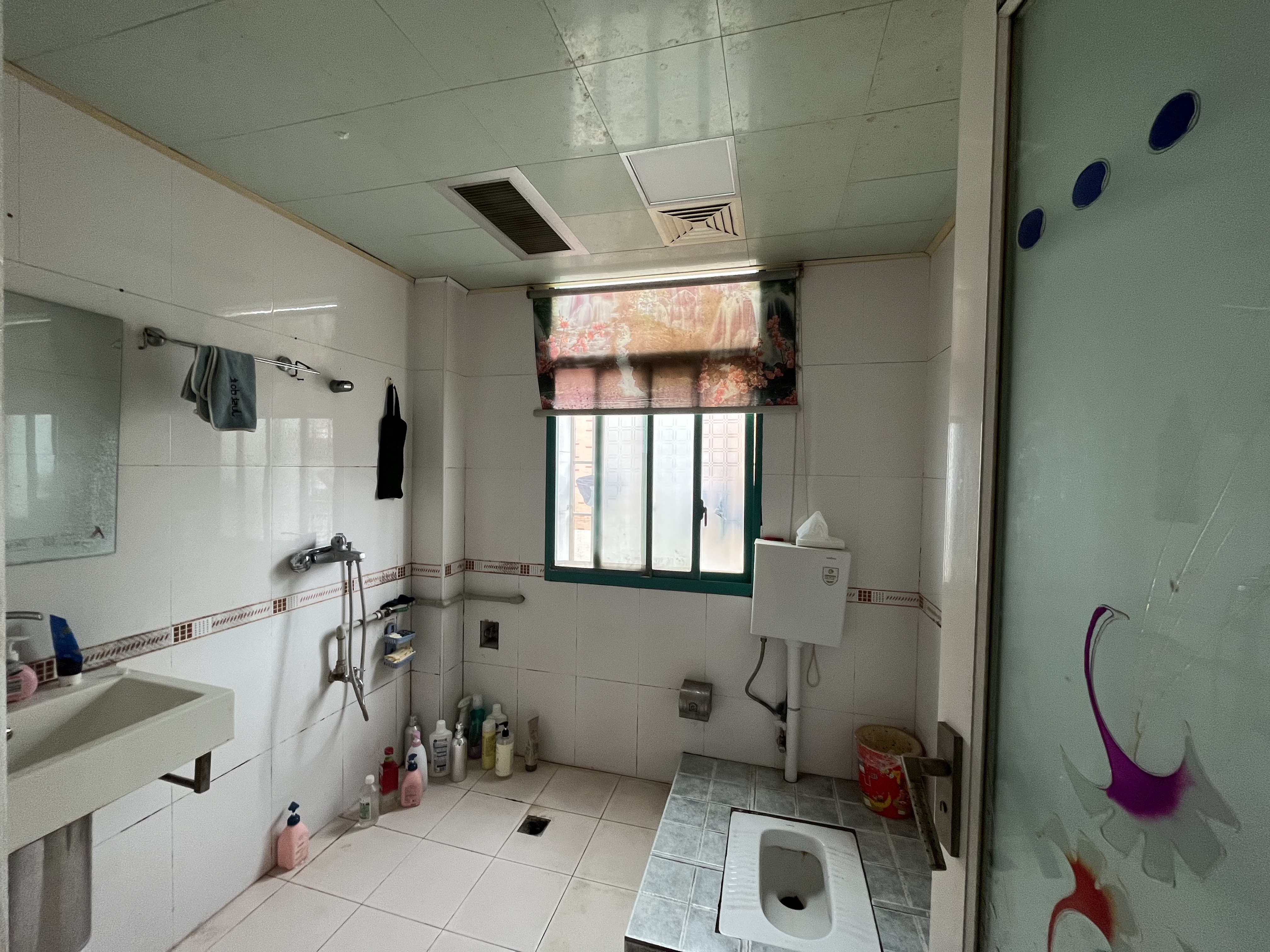 加州阳光小区(吉星阳光) 3室3厅2卫 40.0万 加州阳光小区(吉星阳光) 3室3厅2卫 40.0万客厅