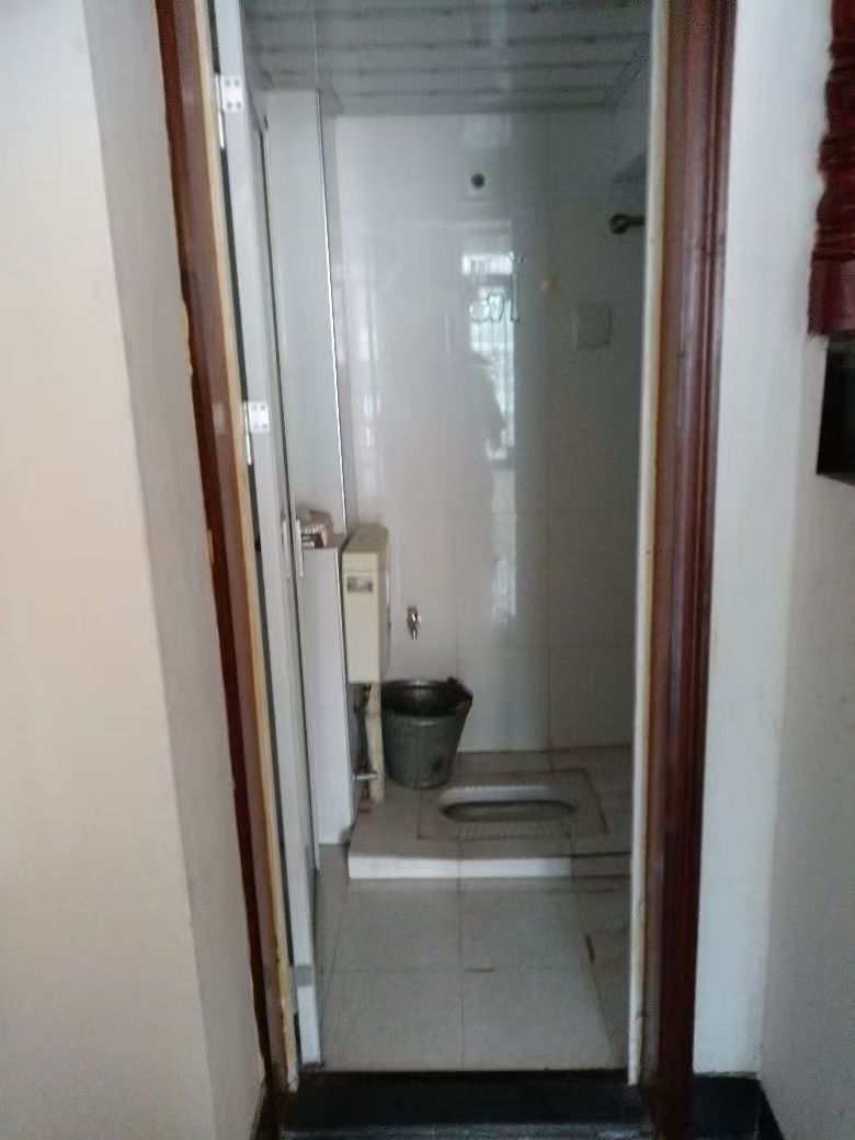 皇城御园 1室1厅1卫 27.8万 皇城御园 1室1厅1卫 27.8万客厅