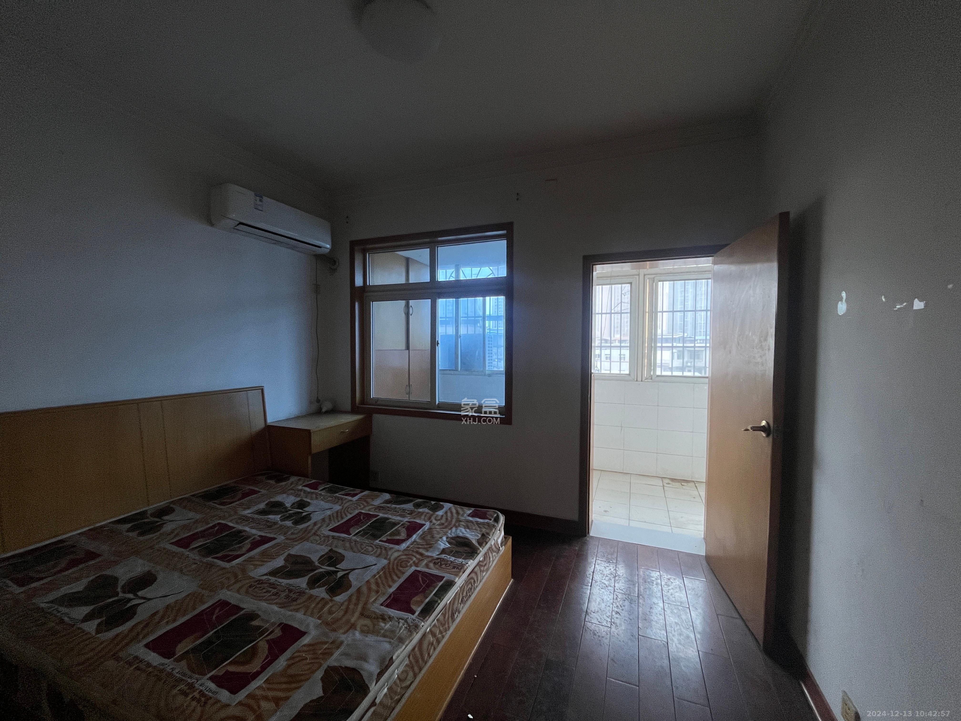 自然小区  3室2厅1卫   1800.00元/月室内图