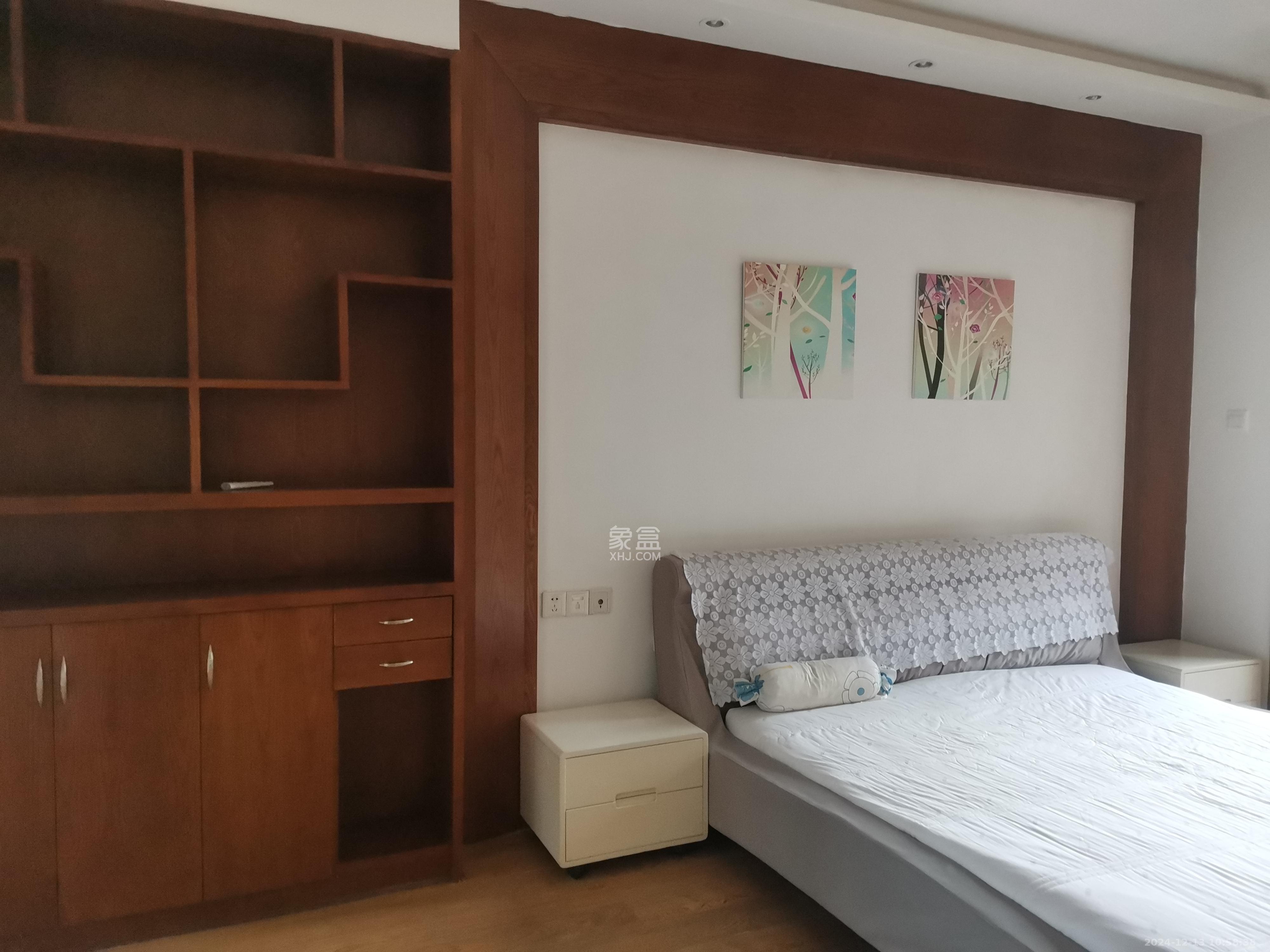 岳麓现代城 3室2厅2卫 4200.0元/月 岳麓现代城 3室2厅2卫 4200.0元/月室内图