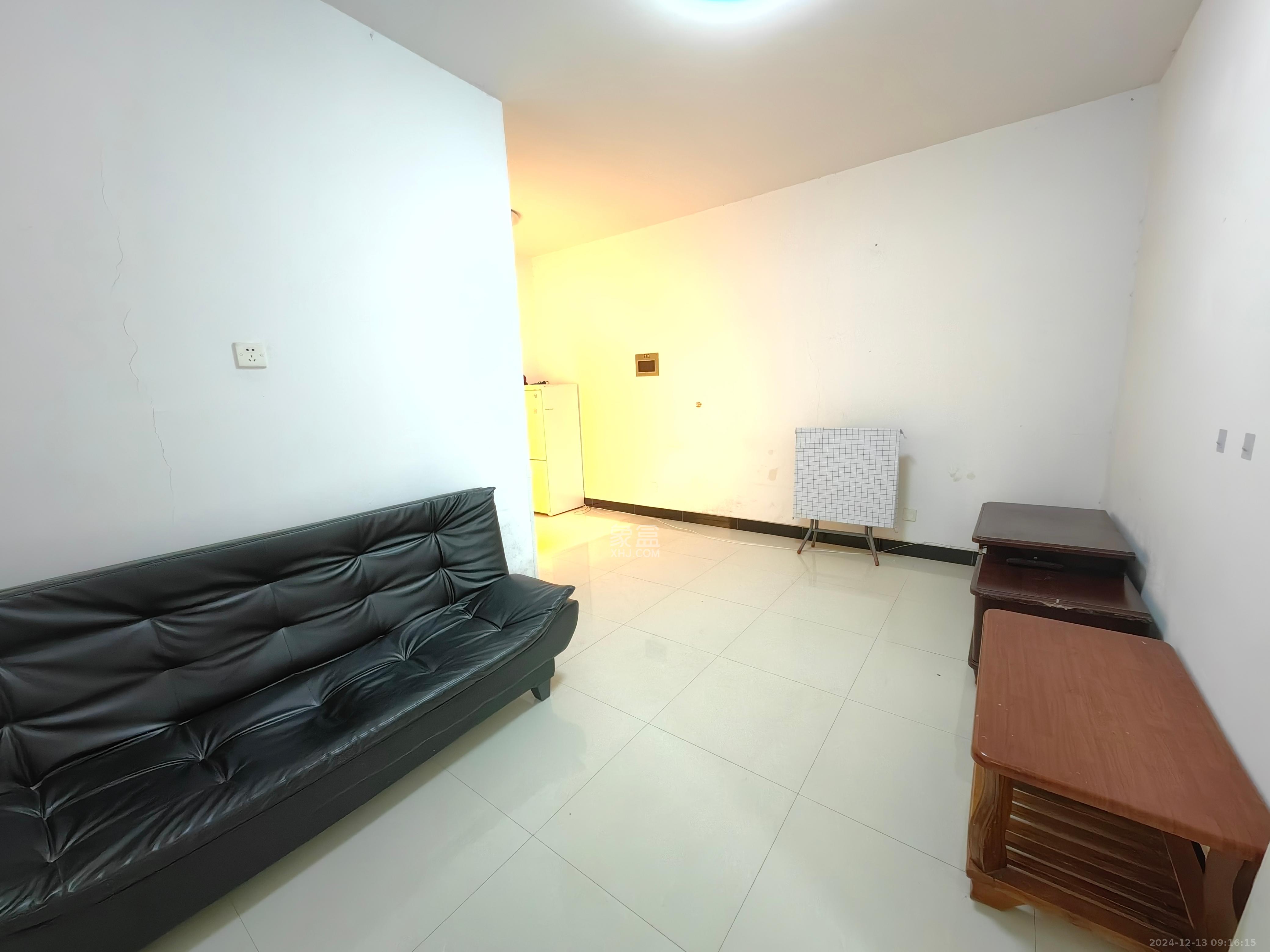 金领家族 1室1厅1卫 1100.0元/月 金领家族 1室1厅1卫 1100.0元/月室内图