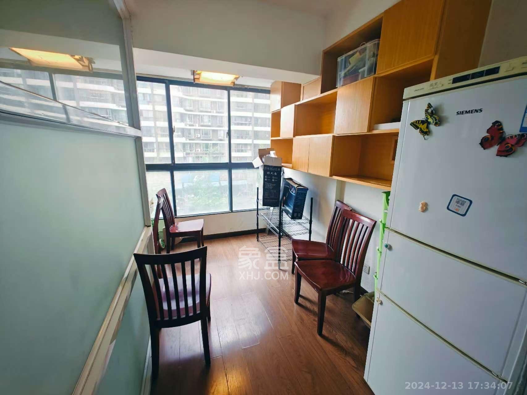 西子花苑 3室2厅2卫 2800.0元/月 西子花苑 3室2厅2卫 2800.0元/月室内图