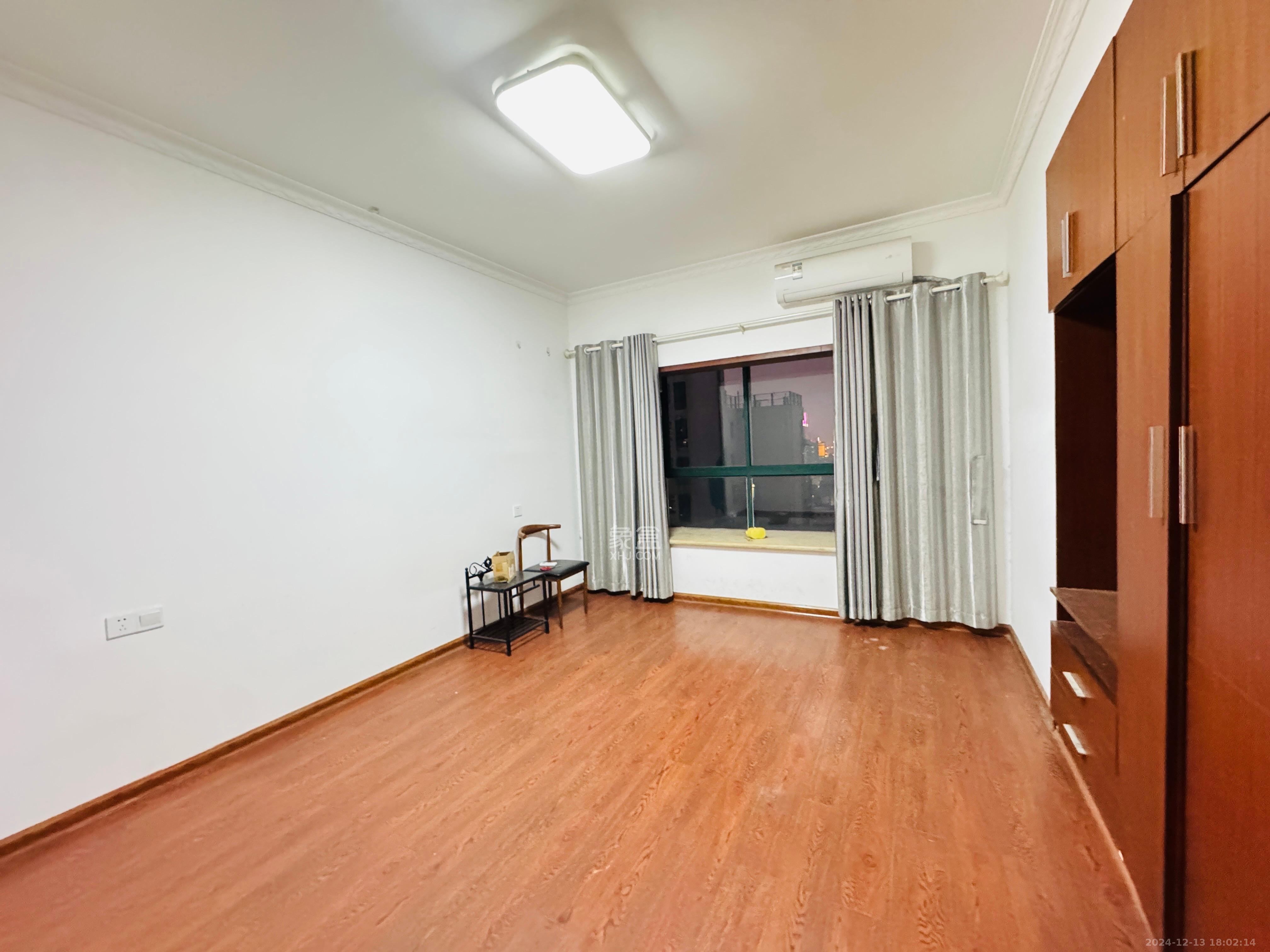 华韵城市风情  3室2厅2卫   3600.00元/月室内图